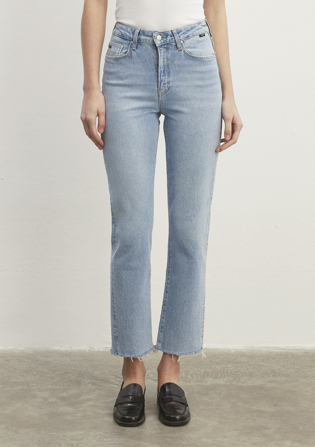 Mavi Classic Denim Buz Mavi Jean Pantolon görsel 5