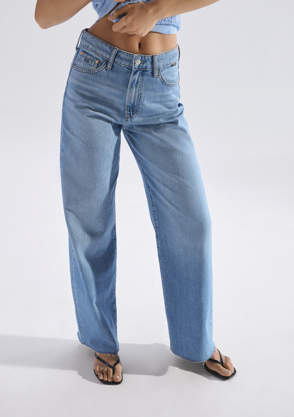 Mavi Classic Denim Puslu Açık Mavi Jean Pantolon görsel 4