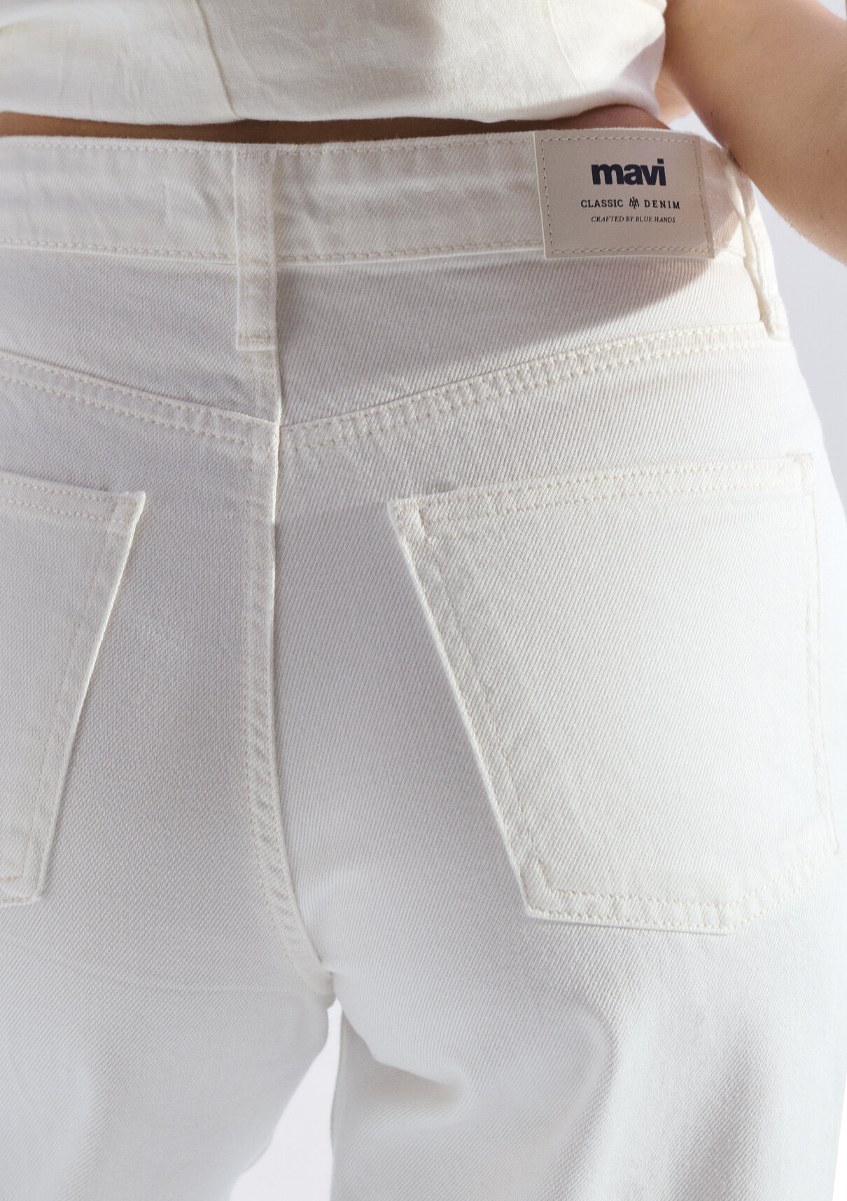 Mavi Classic Denim Kırık Beyaz Jean Pantolon görsel 8