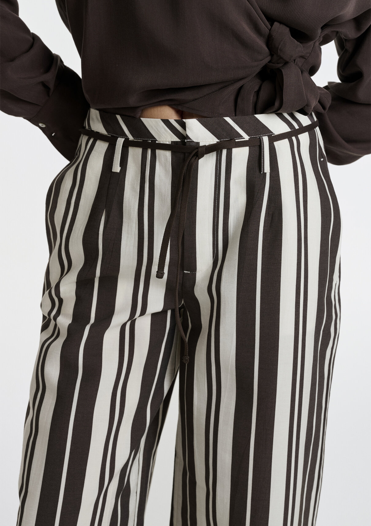 Mavi (Tencel™) Lyocel Karışımlı Çizgili Kahverengi Pantolon görsel 6
