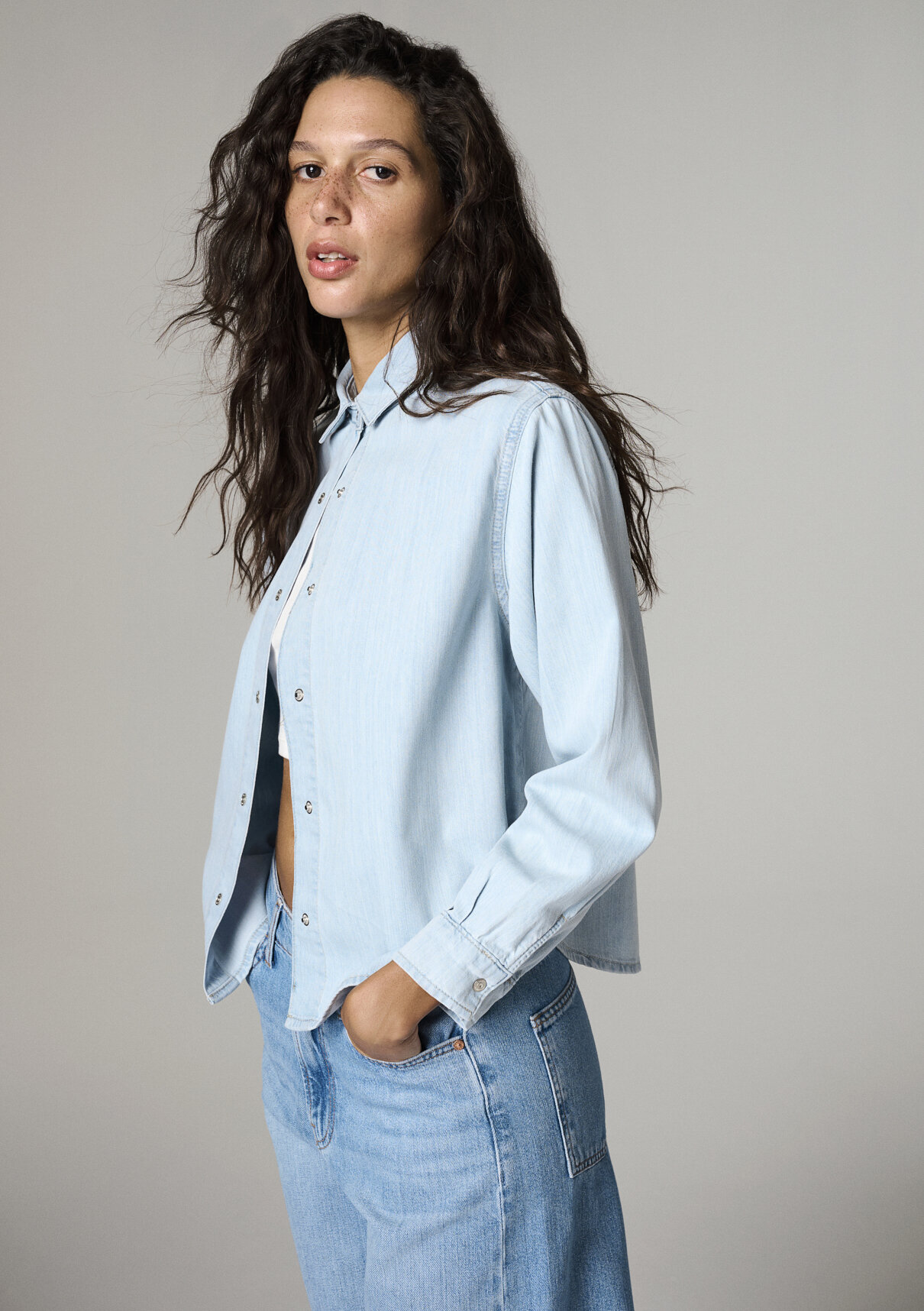 Mavi Garlia Classic Denim Açık Mavi Jean Gömlek görsel 2