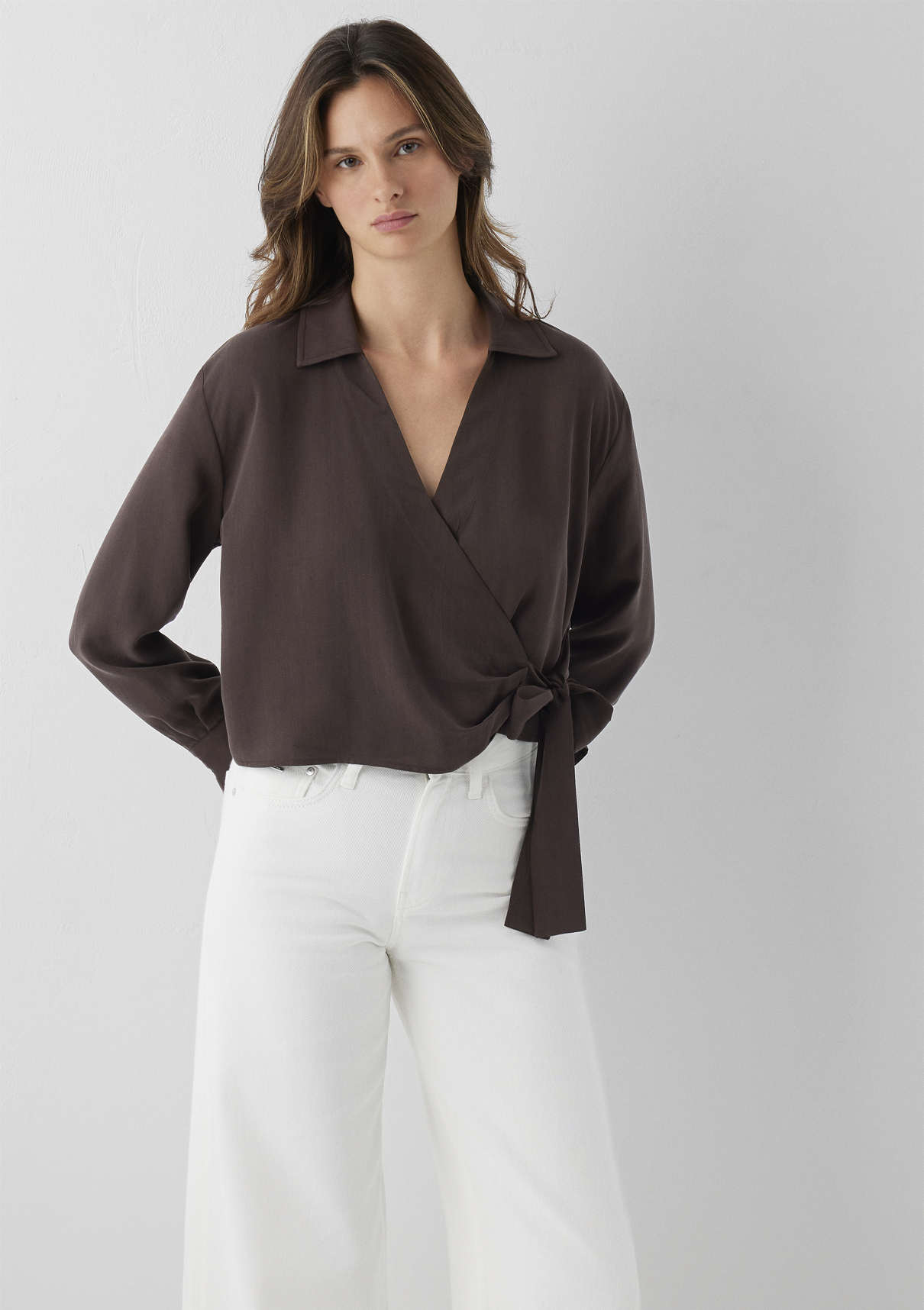 Mavi (Tencel™) Lyocell Çapraz Bağlamalı Kahverengi Bluz