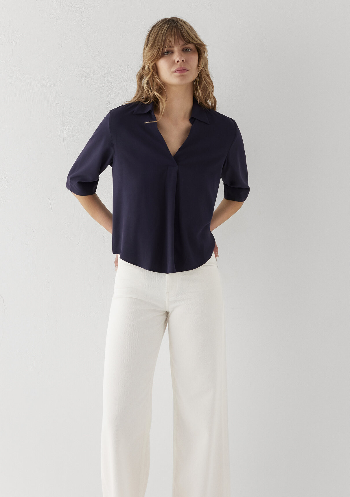 Mavi Dikiş Detaylı Lacivert Bluz