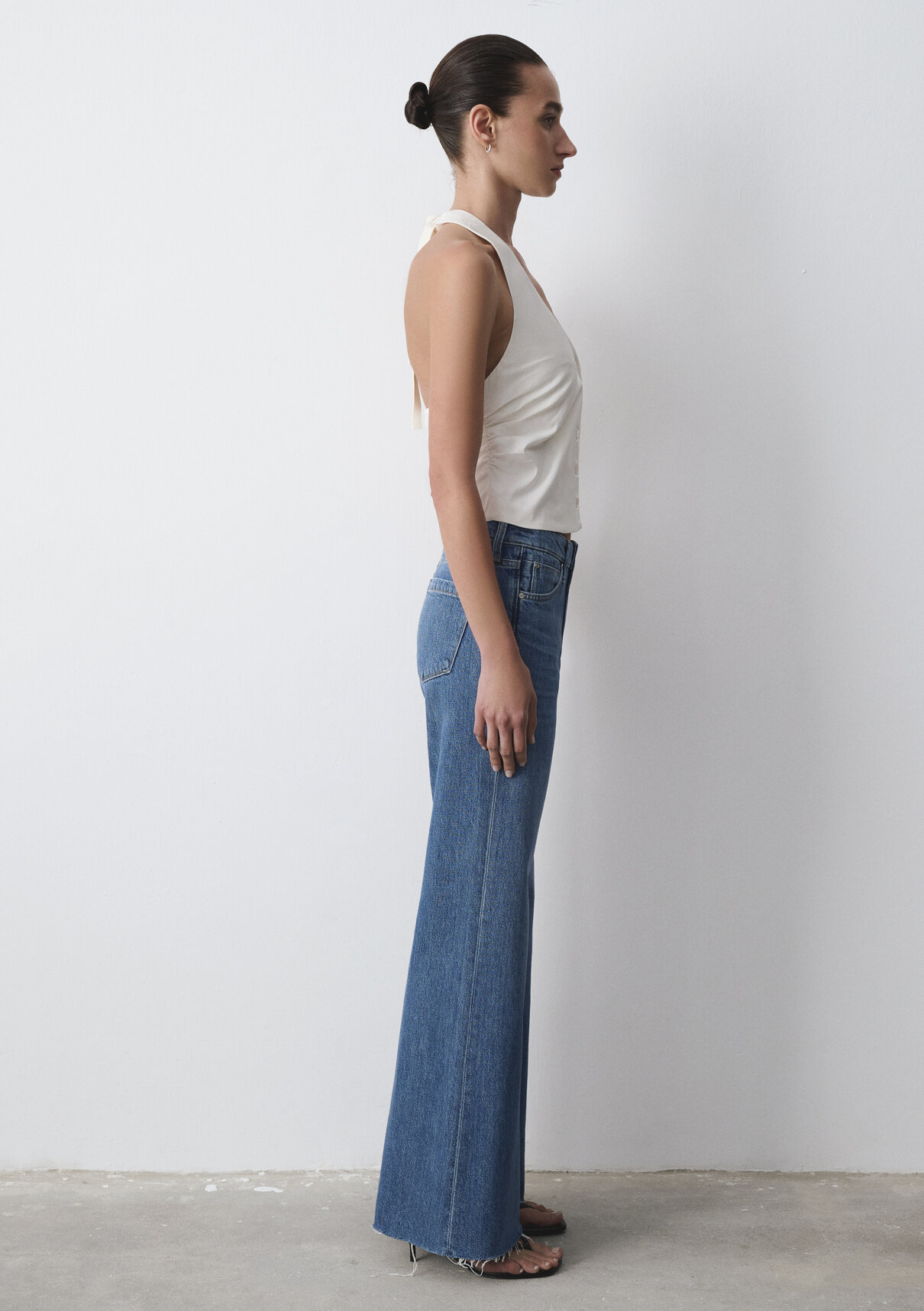 Mavi Halter Bağlamalı Düğmeli Bluz görsel 7