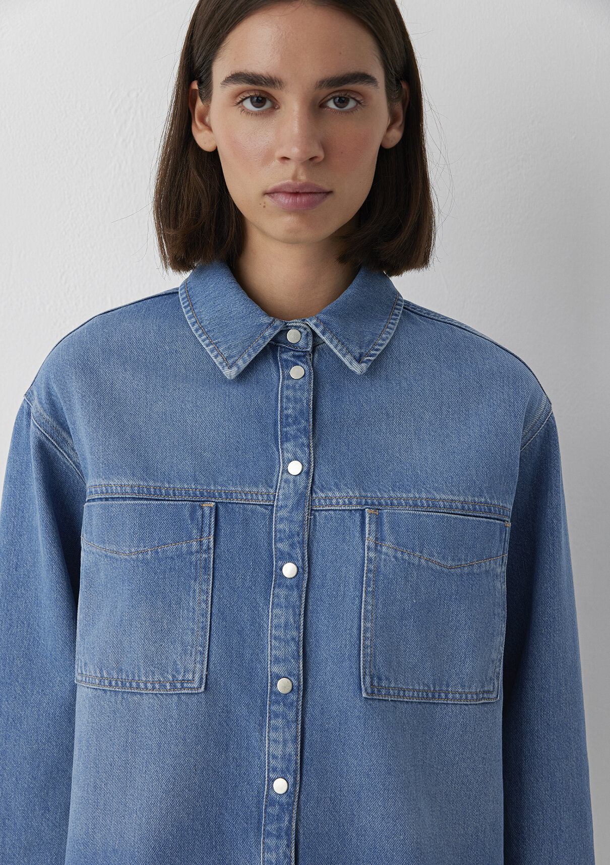 Mavi Brida Iconic Puslu Indigo Mavisi Jean Gömlek görsel 6