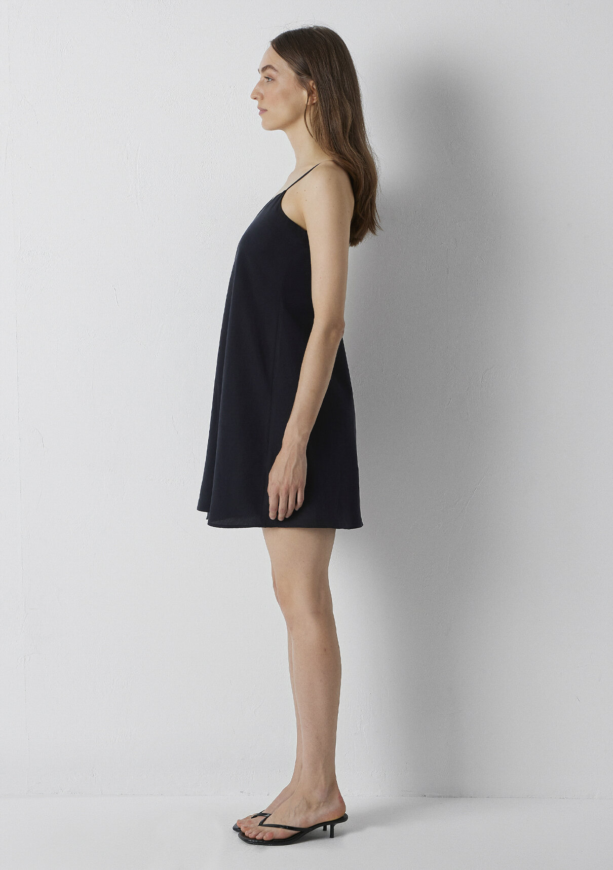 Mavi (Tencel™) Lyocell Siyah Mini Elbise görsel 5
