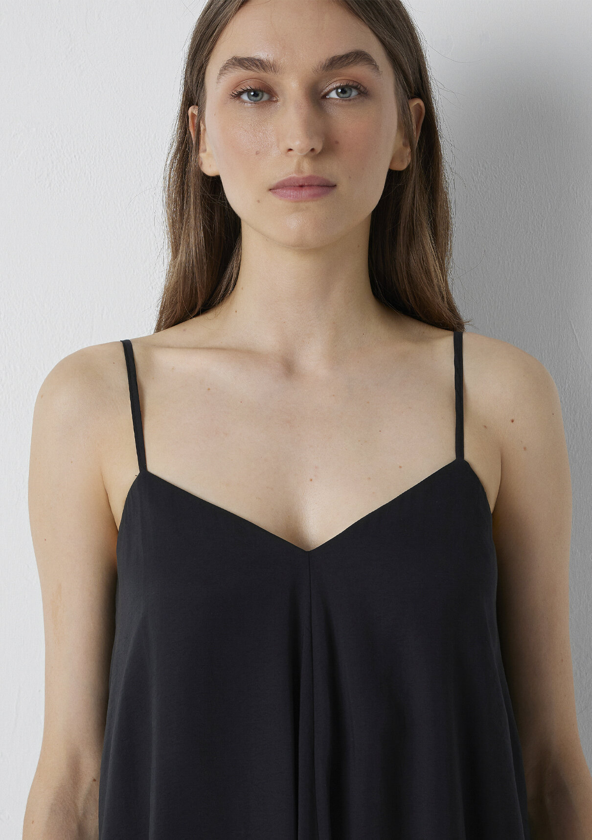 Mavi (Tencel™) Modal Karışımlı Askılı Siyah Elbise görsel 7