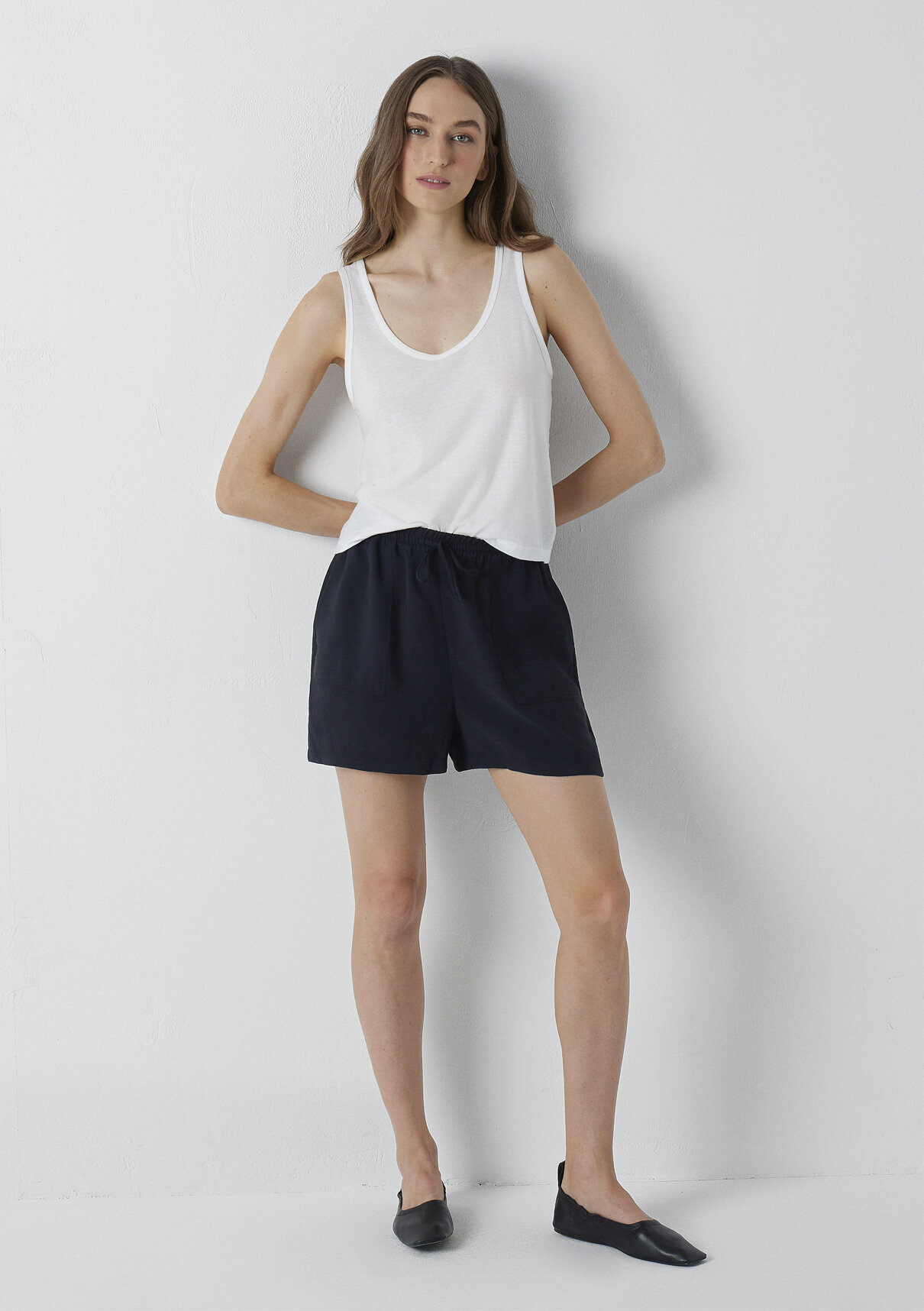 Mavi Modal (Tencel™) Karışımlı Siyah Şort görsel 2