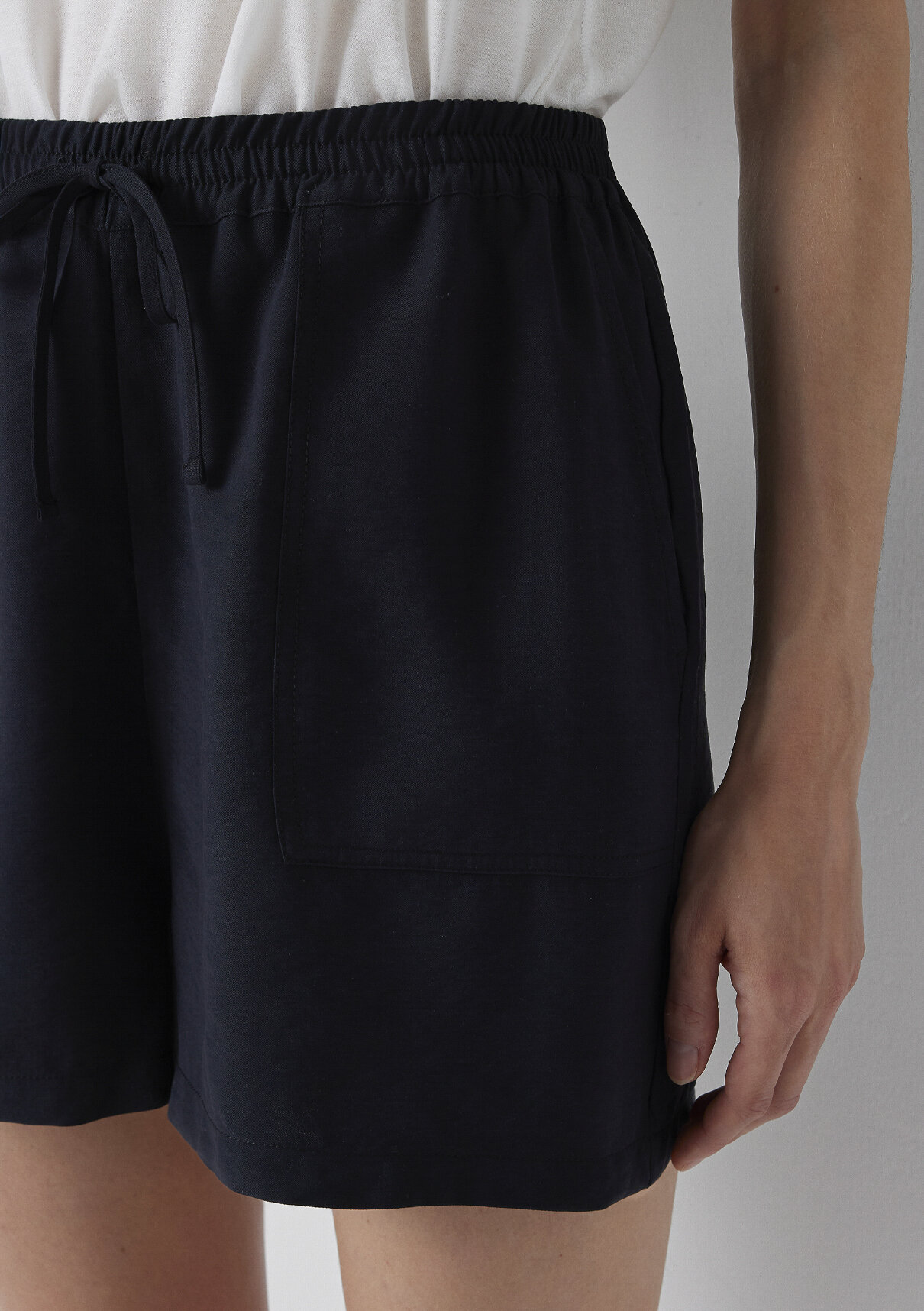 Mavi Modal (Tencel™) Karışımlı Siyah Şort görsel 6