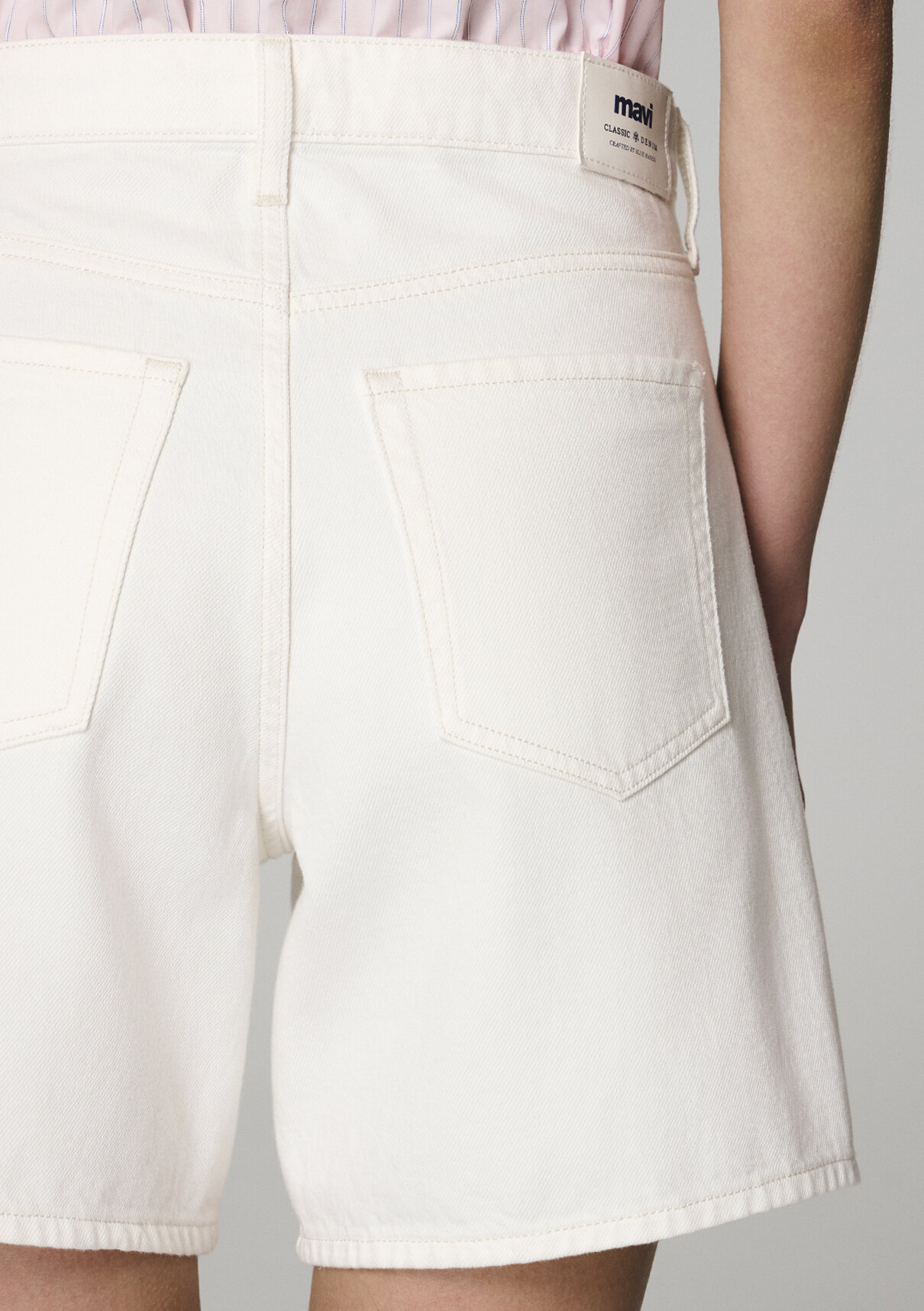 Mavi SIENA SHORT Classic Denim Kırık Beyaz Jean Şort görsel 8