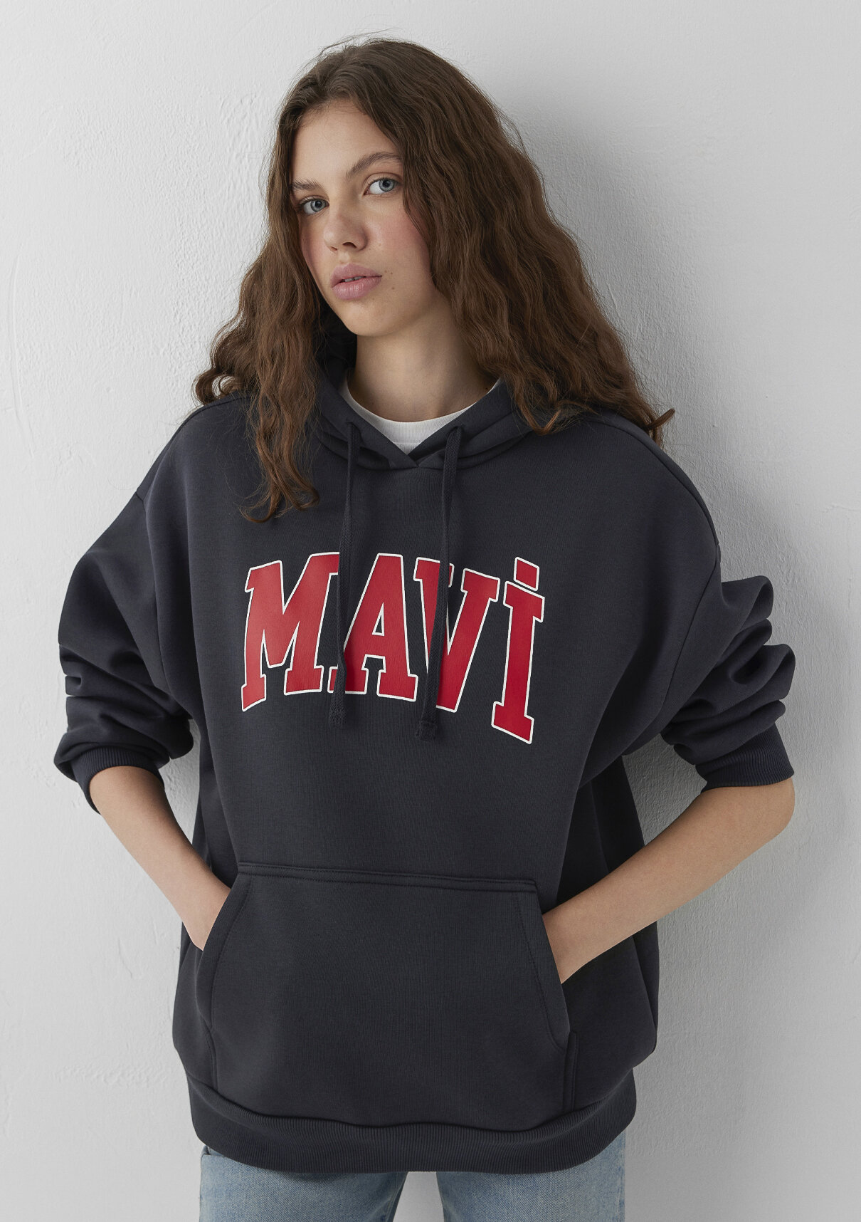 Mavi Logo Baskılı Kapüşonlu Antrasit Sweatshirt görsel 3