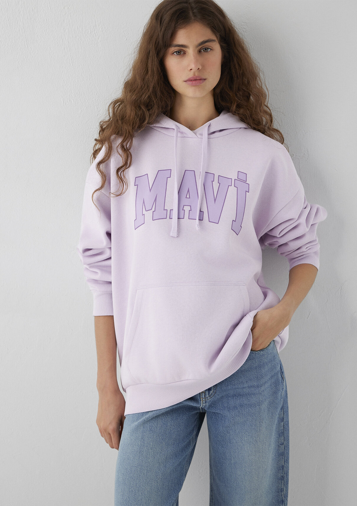 Mavi Logo Baskılı Kapüşonlu Lila Sweatshirt