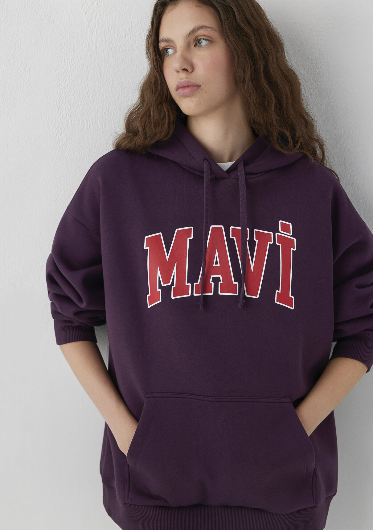 Mavi Logo Baskılı Kapüşonlu Mor Sweatshirt
