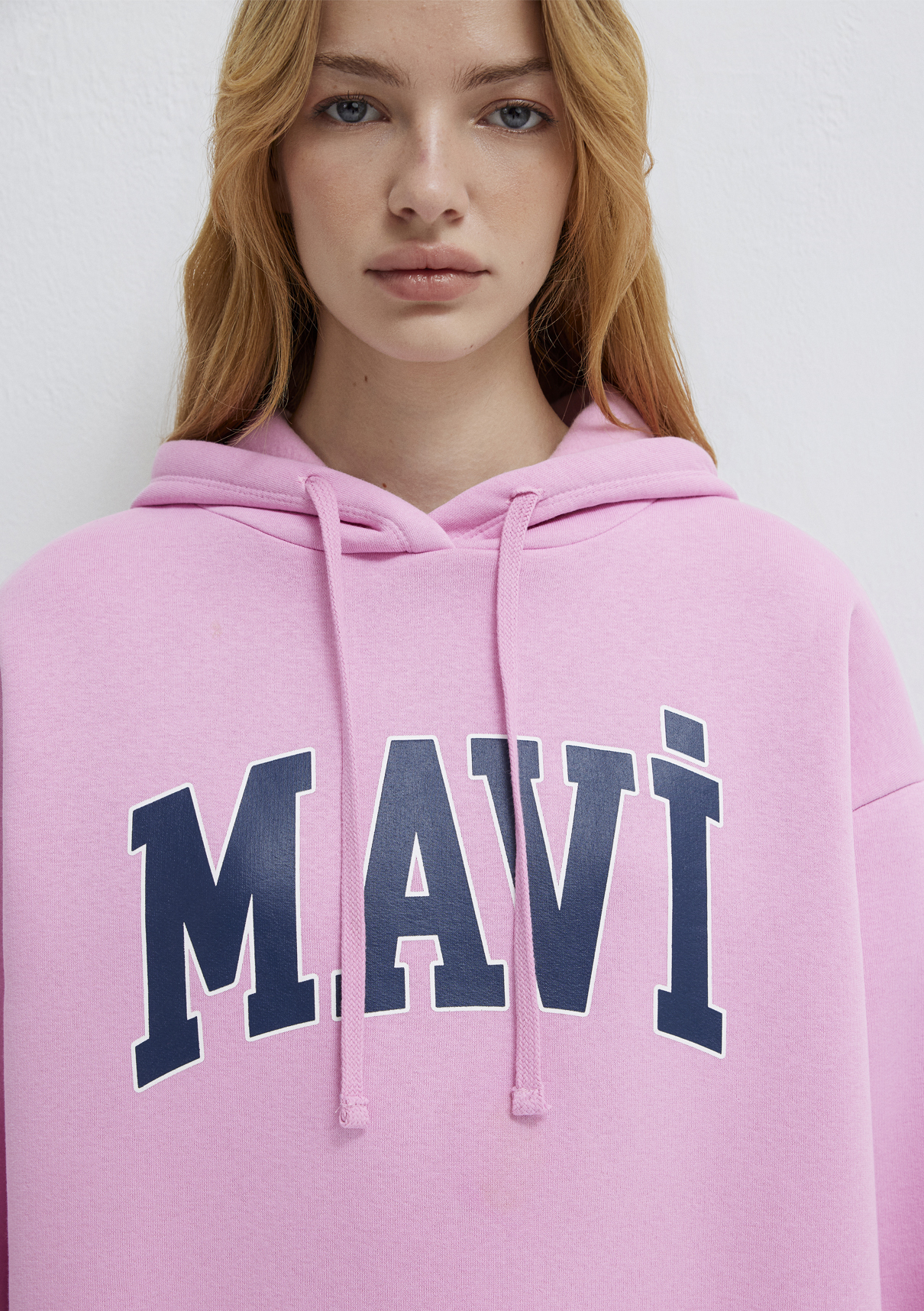 Mavi Logo Baskılı Kapüşonlu Pembe Sweatshirt görsel 6