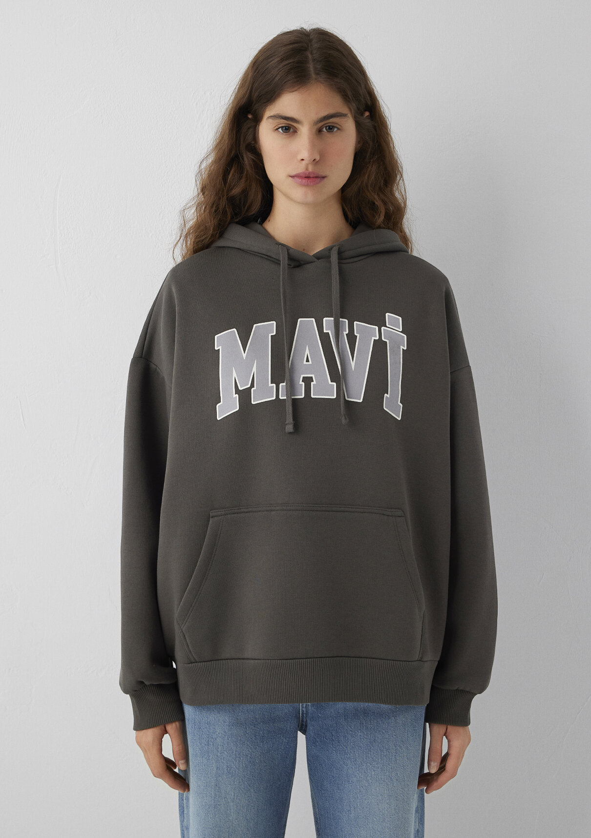 Mavi Logo Baskılı Kapüşonlu Haki Sweatshirt görsel 3
