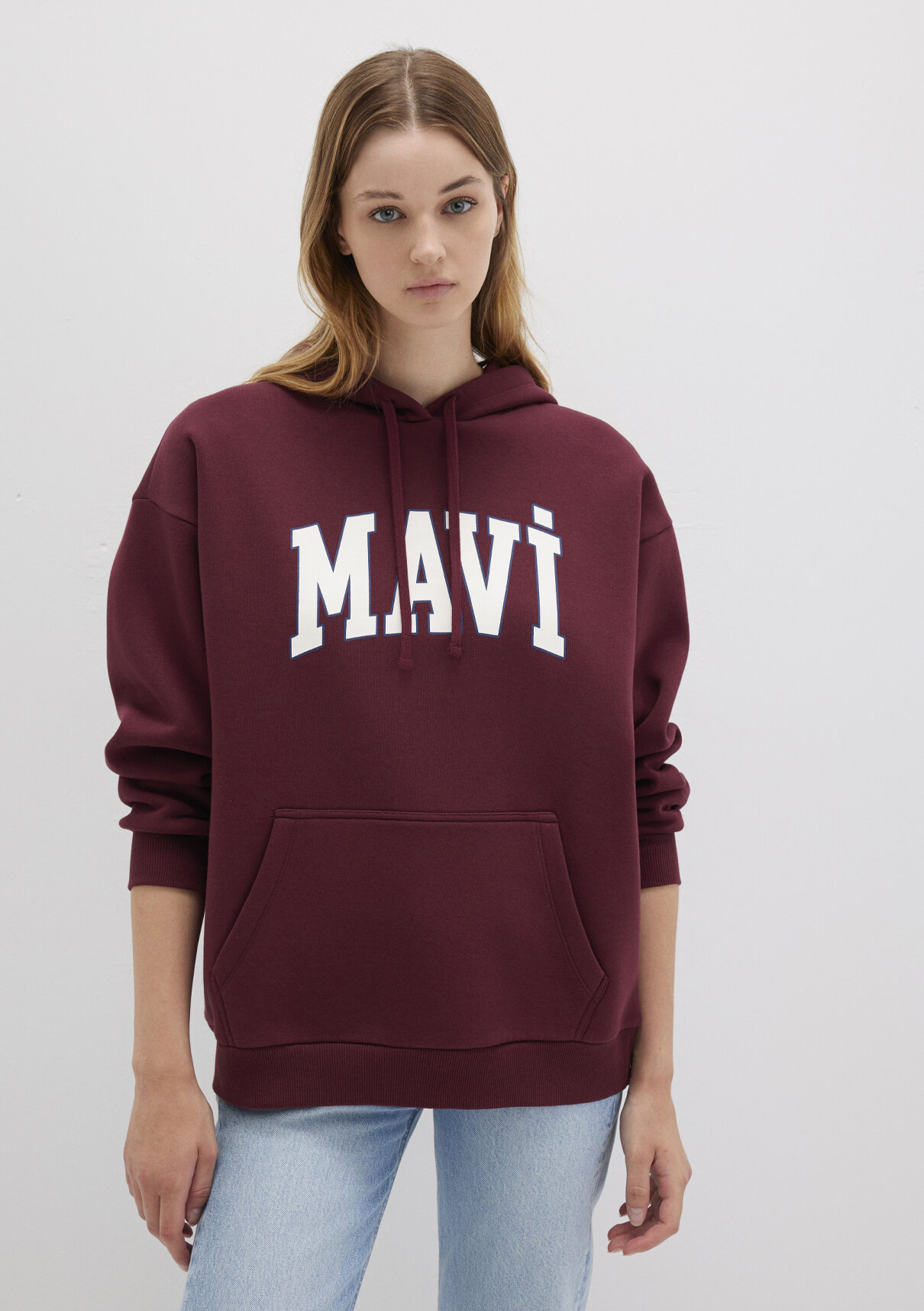 Mavi Logo Baskılı Kapüşonlu Bordo Sweatshirt