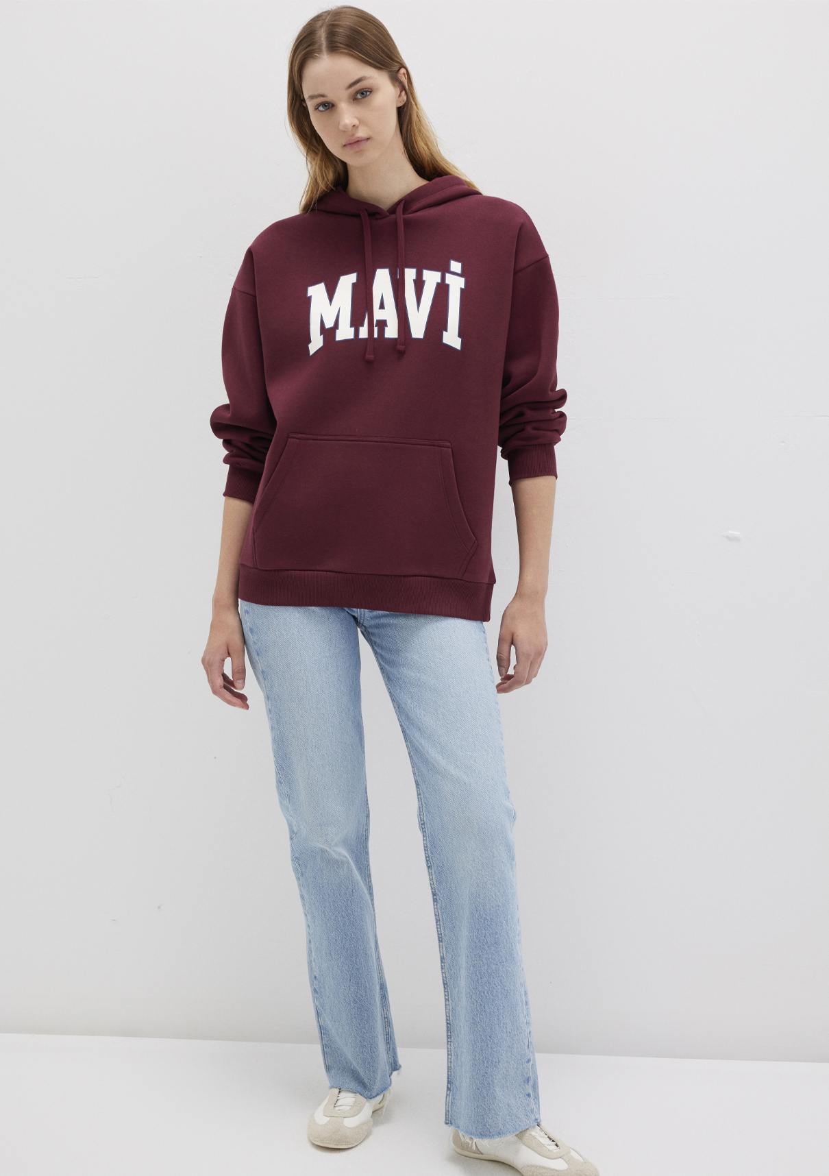 Mavi Logo Baskılı Kapüşonlu Bordo Sweatshirt görsel 3