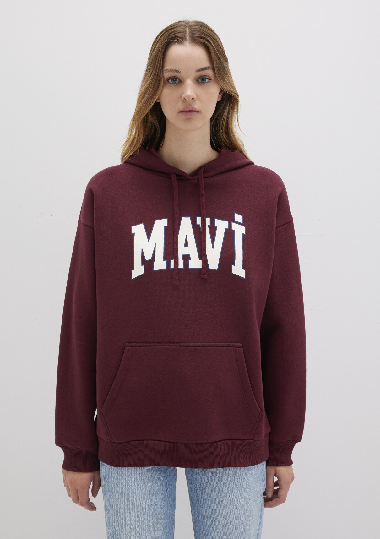 Mavi Logo Baskılı Kapüşonlu Bordo Sweatshirt görsel 4