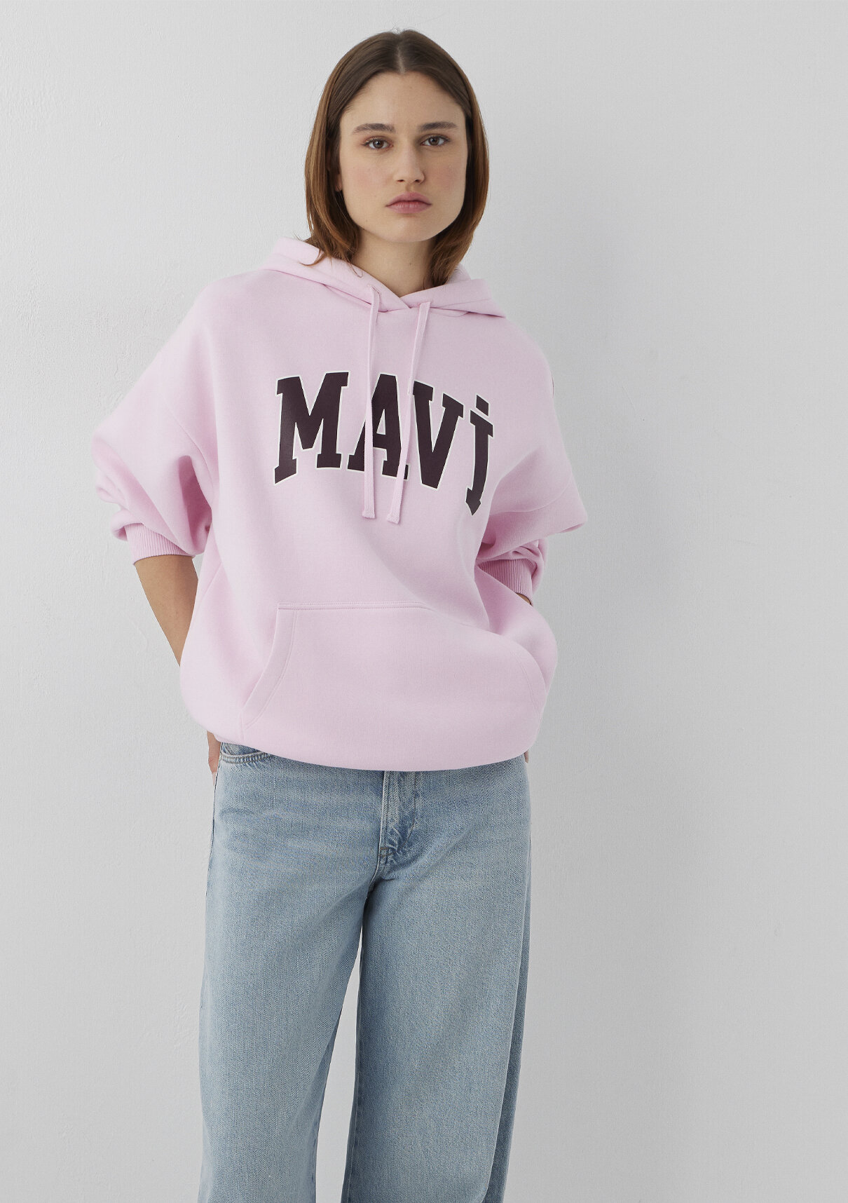 Mavi Logo Baskılı Kapüşonlu Pembe Sweatshirt
