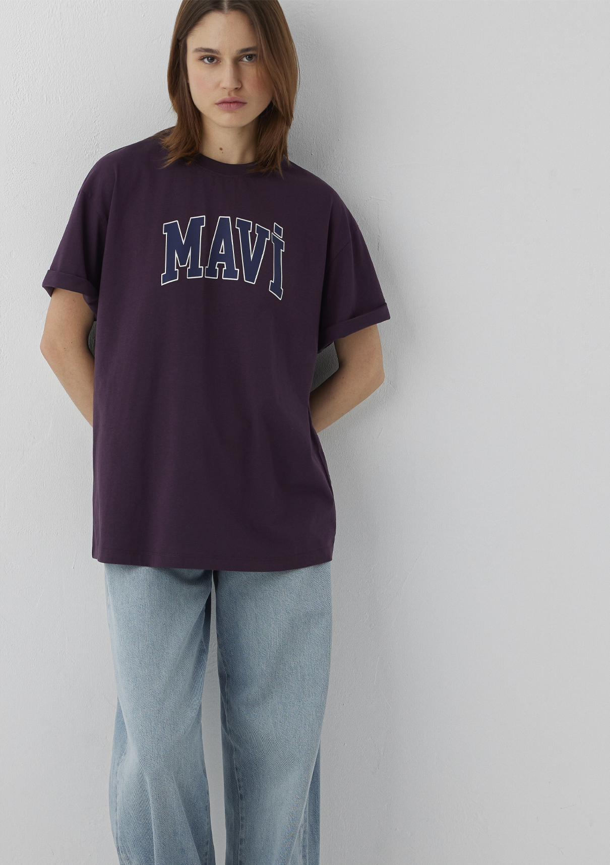 Mavi Logo Baskılı Mor Tişört görsel 2