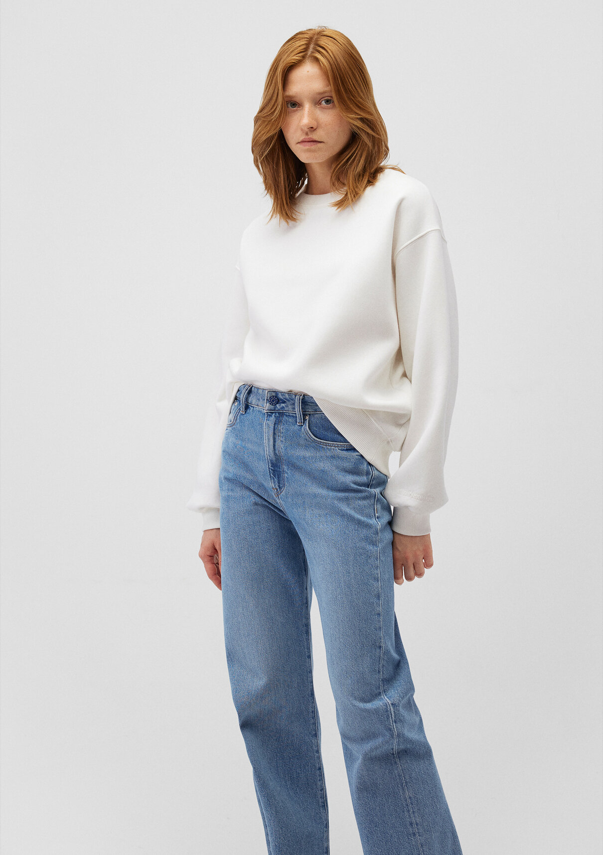 Mavi Bisiklet Yaka Beyaz Basic Sweatshirt