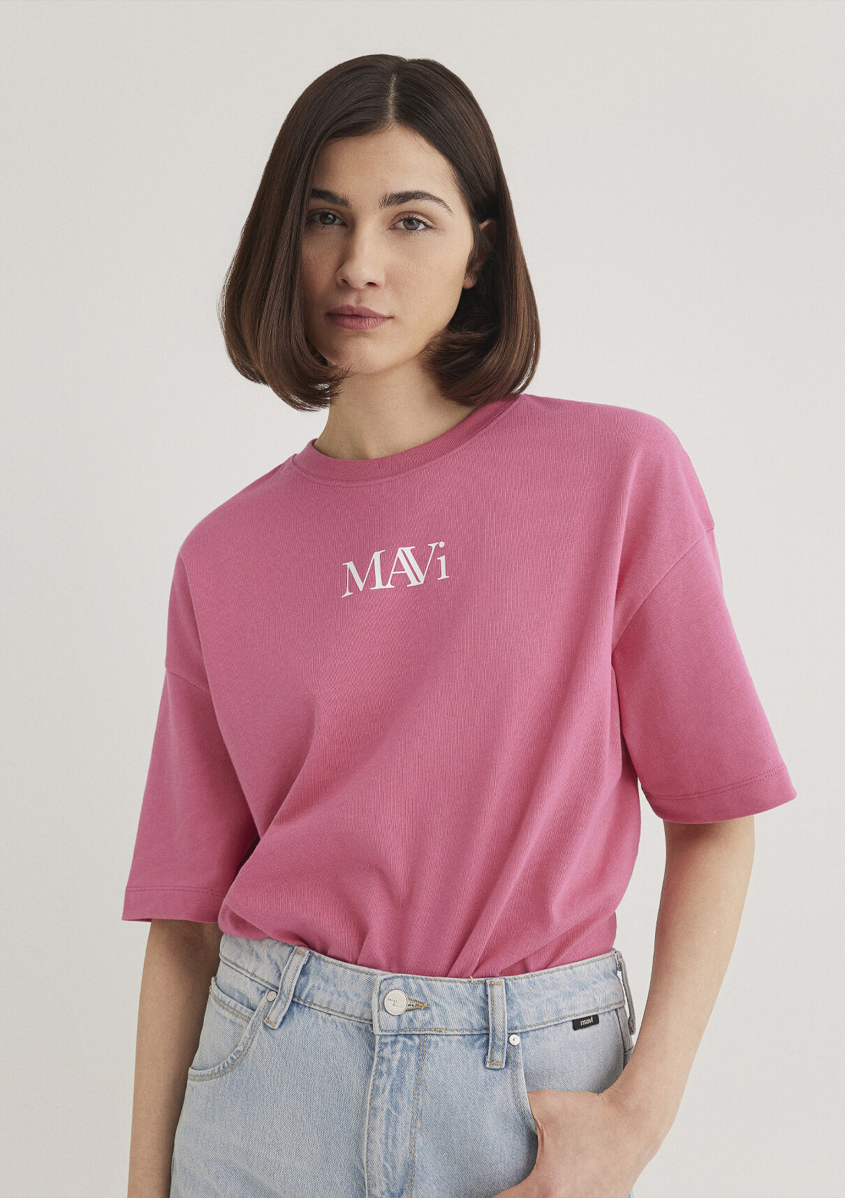 Mavi Logo Baskılı Pembe Tişört
