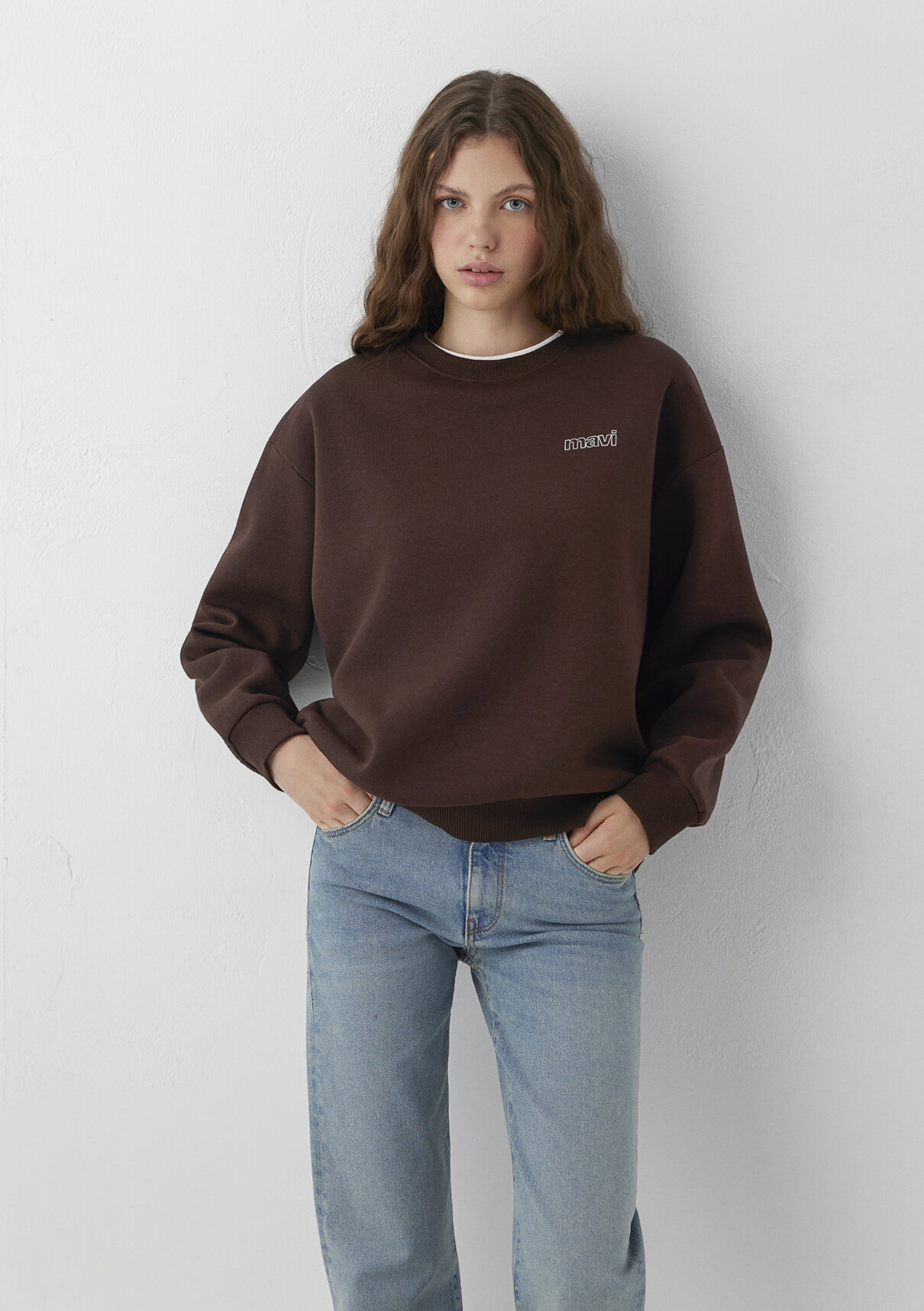 Mavi Logo Baskılı Kahverengi Sweatshirt
