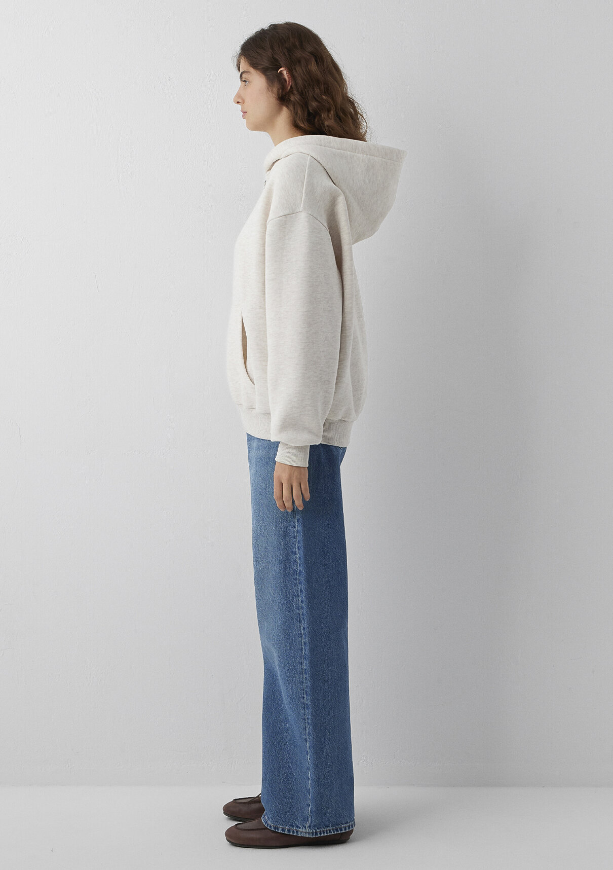 Mavi Kapüşonlu Fermuarlı Bej Sweatshirt görsel 4