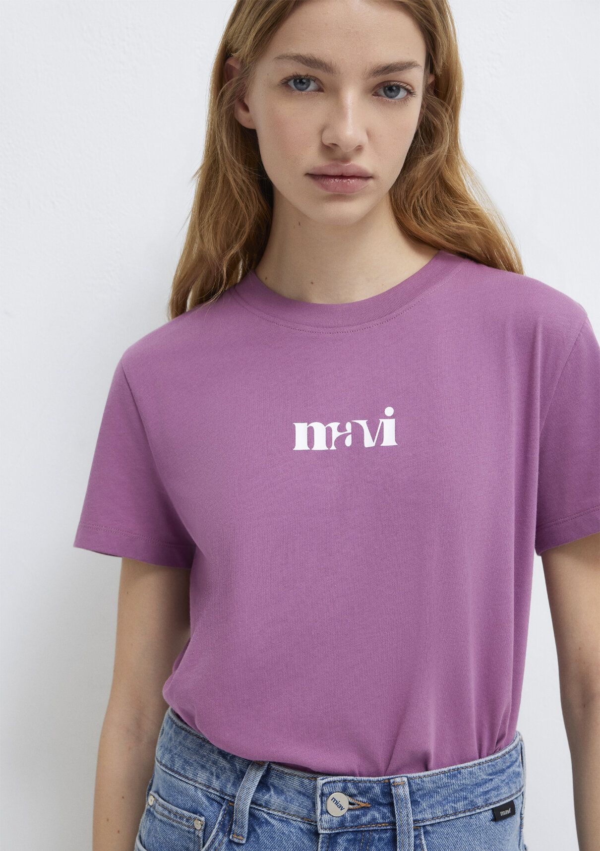 Mavi Baskılı Mor Tişört
