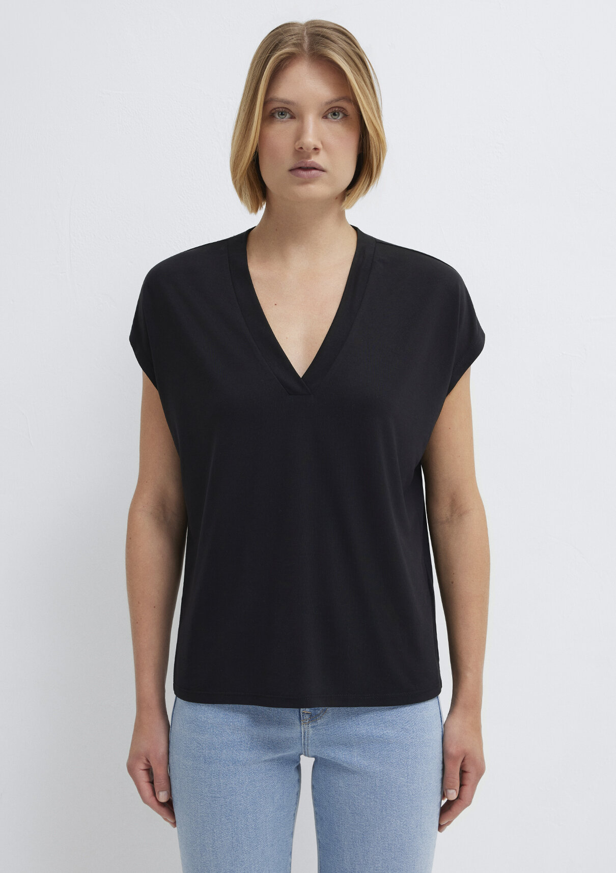 Mavi Soft-Premium Siyah (TENCEL™) Modal Karışımlı V Yaka Tişört görsel 3