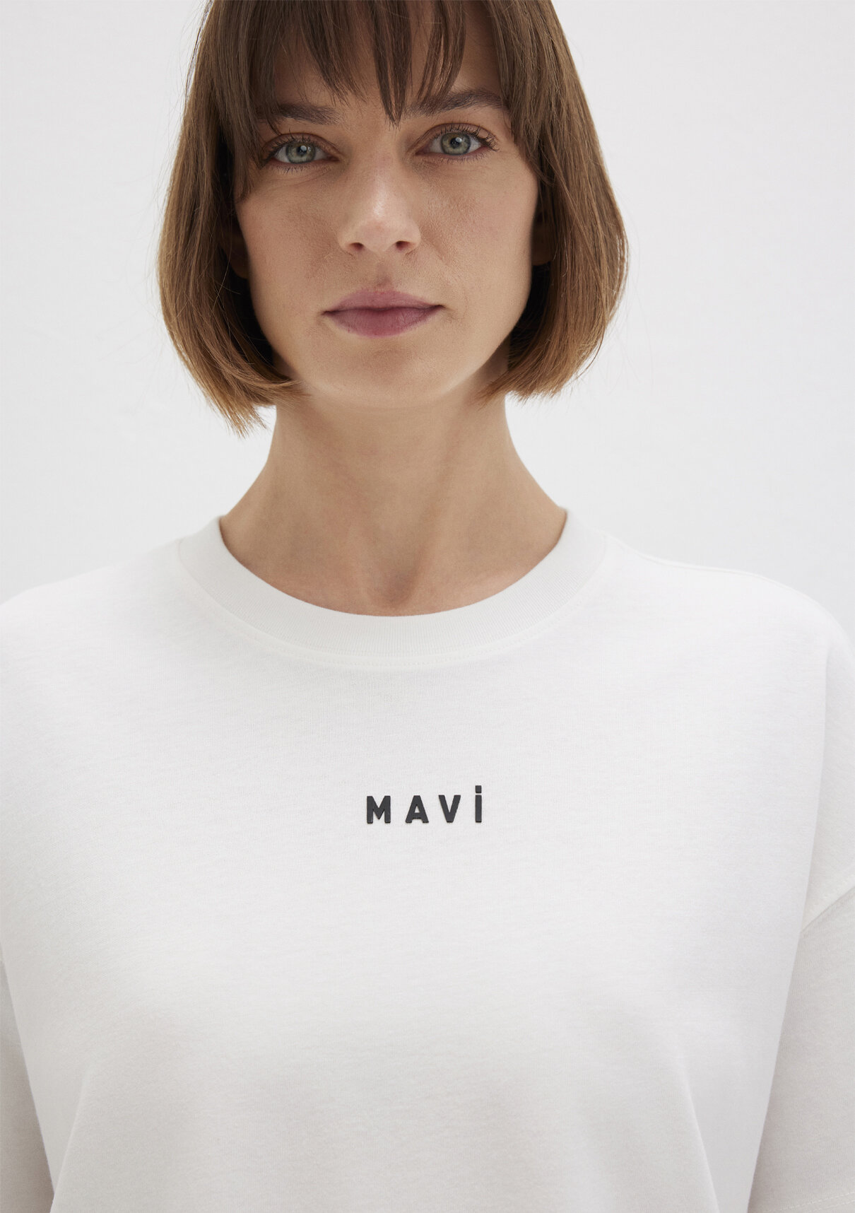 Mavi Logo Baskılı Beyaz Tişört görsel 5