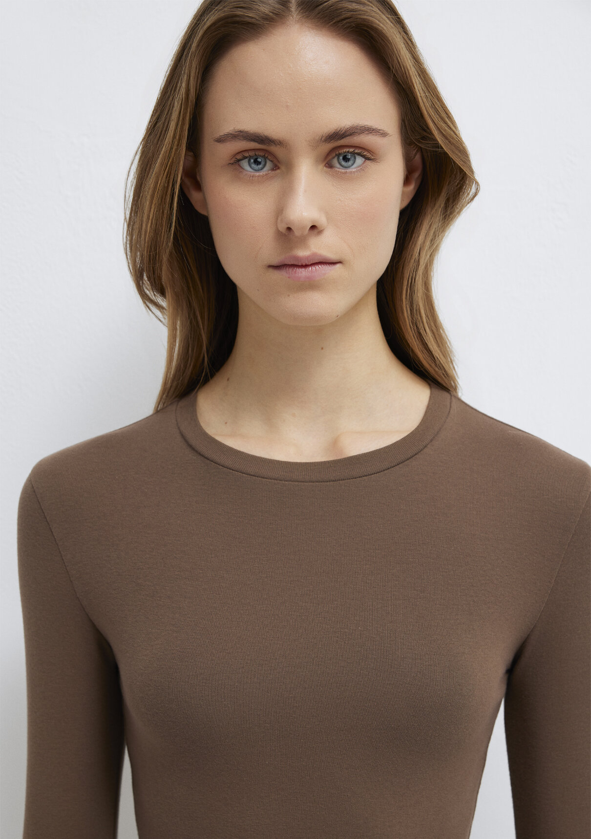 Mavi Uzun Kollu Kahverengi Crop Basic Tişört görsel 7