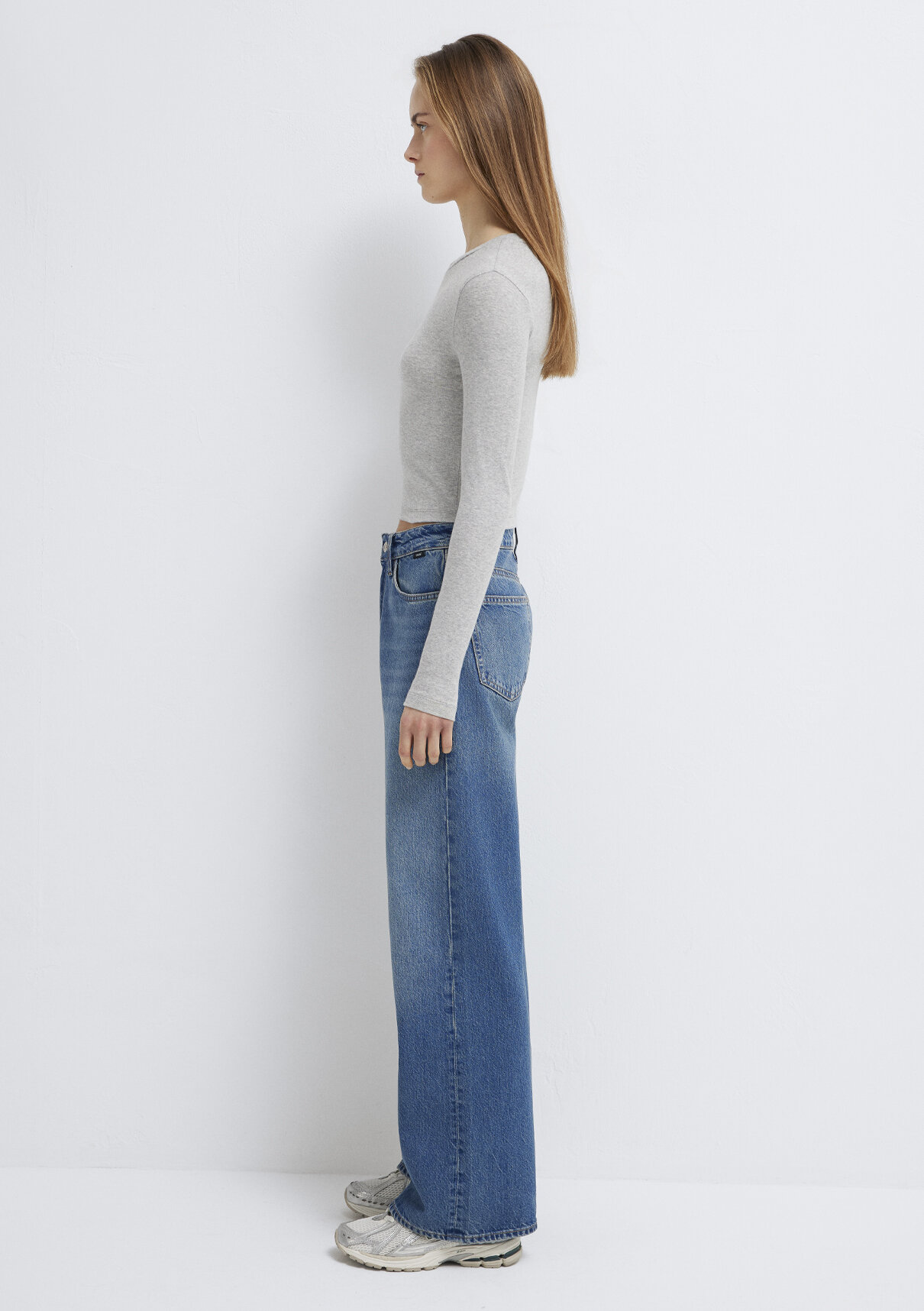 Mavi Uzun Kollu Gri Crop Basic Tişört görsel 5