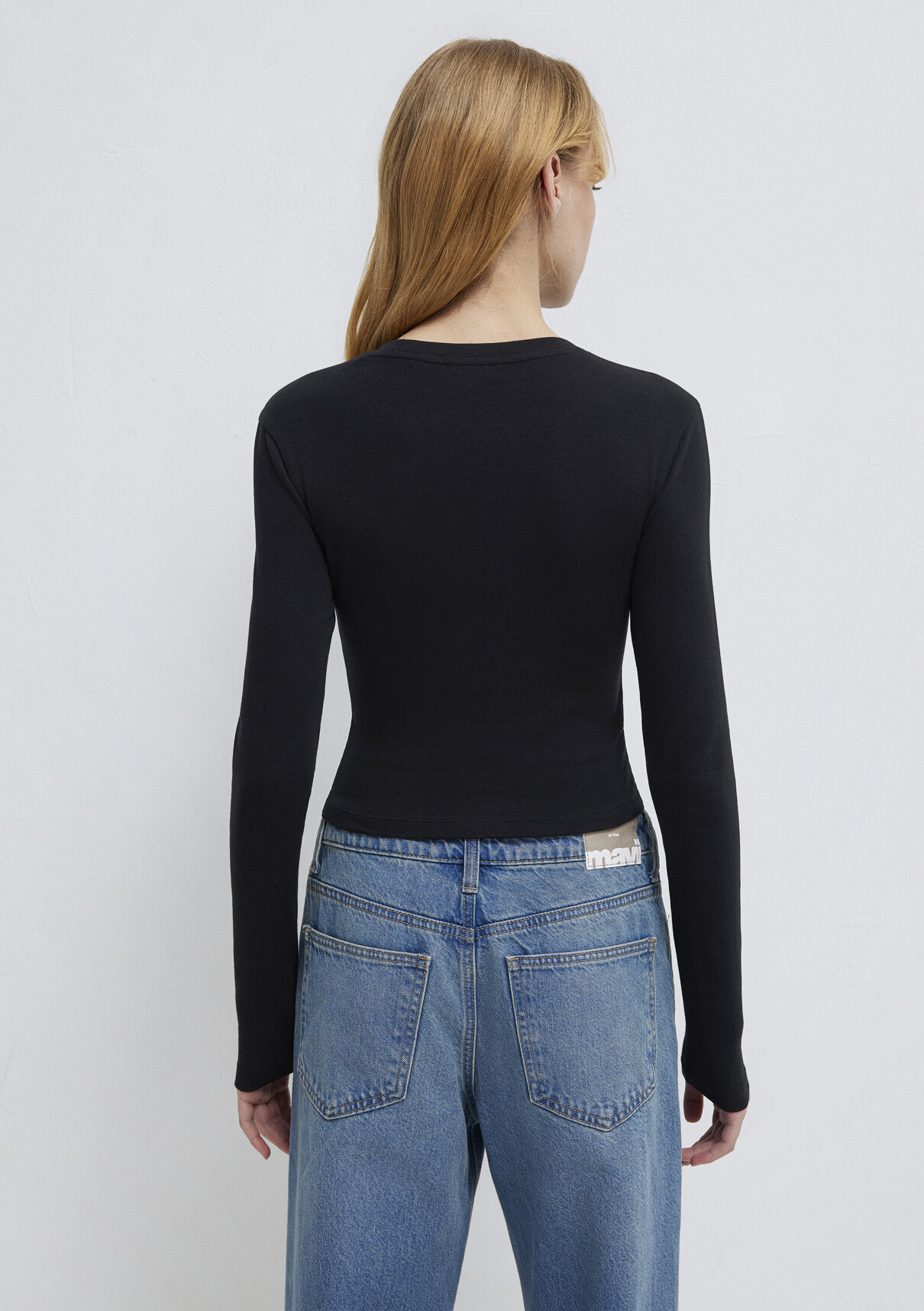Mavi Uzun Kollu Siyah Crop Basic Tişört görsel 6