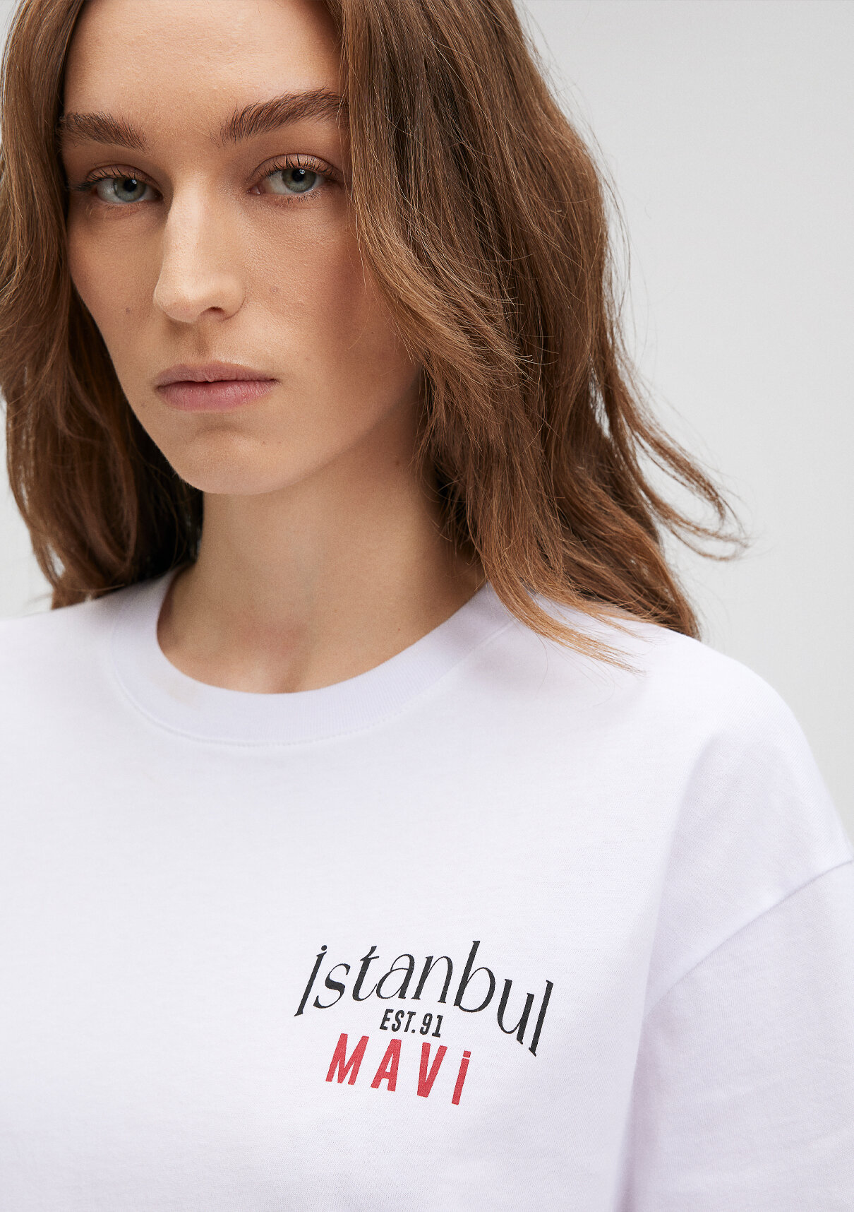 Mavi İstanbul Baskılı Beyaz Tişört görsel 5