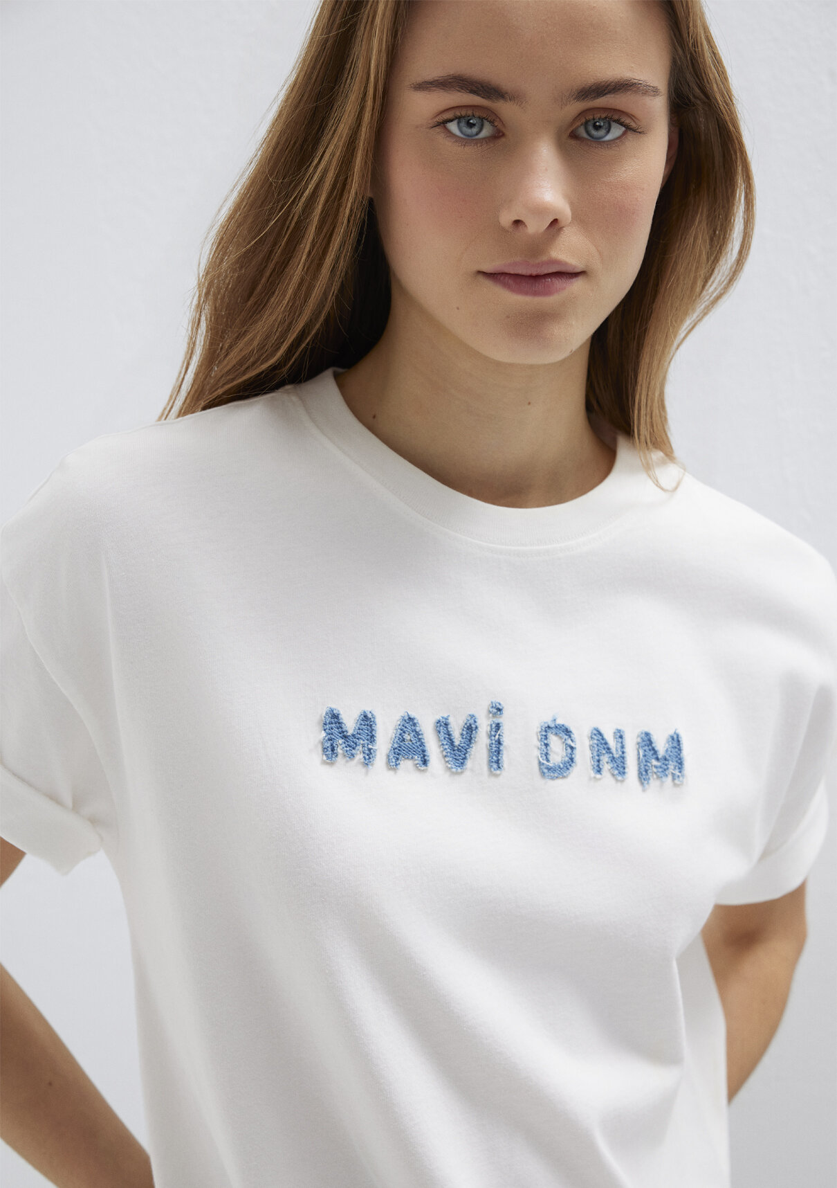 Mavi Baskılı Ekru Tişört