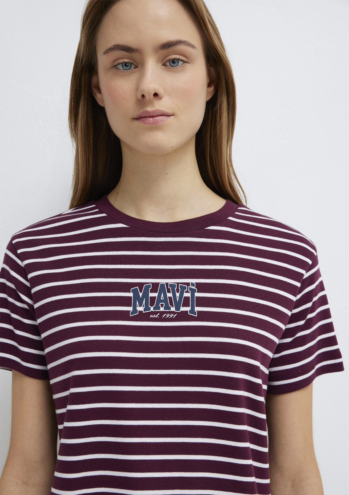 Mavi Logo Baskılı Bordo Tişört görsel 7