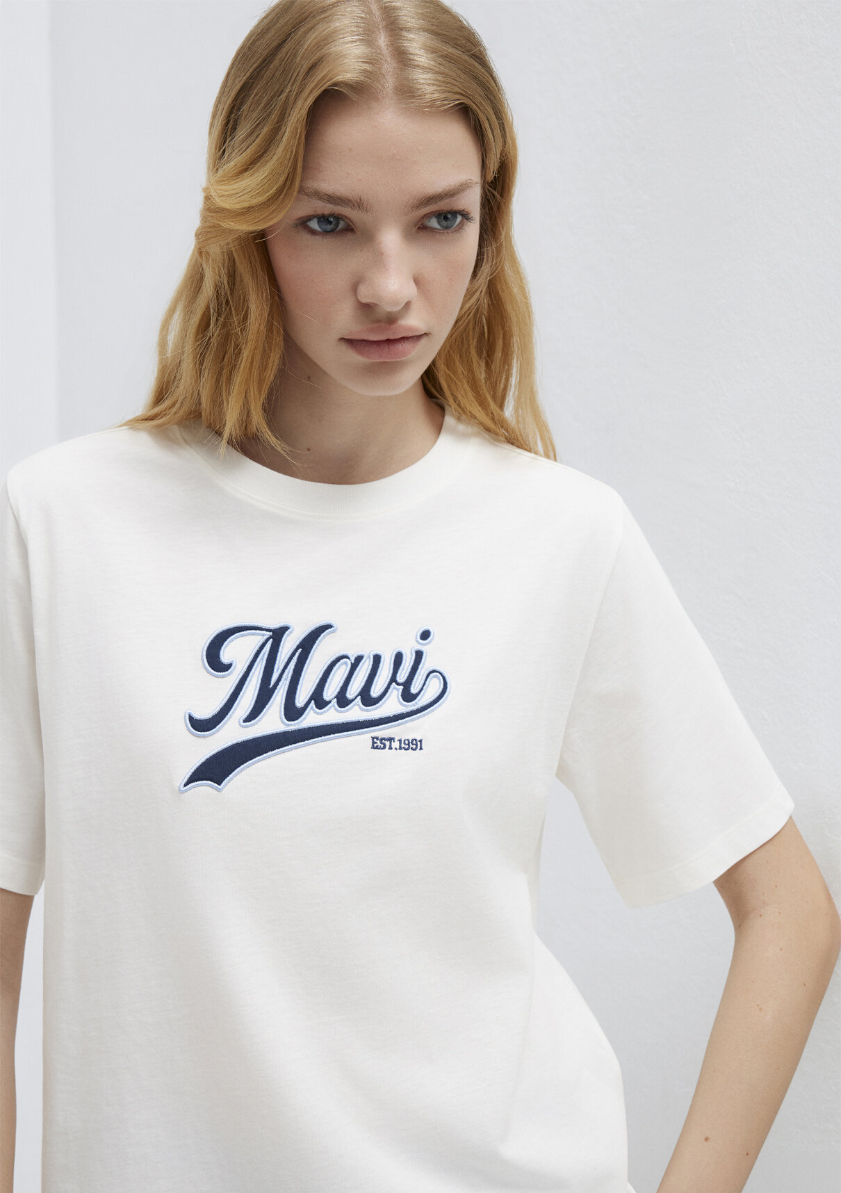 Mavi Logo Baskılı Ekru Tişört görsel 2