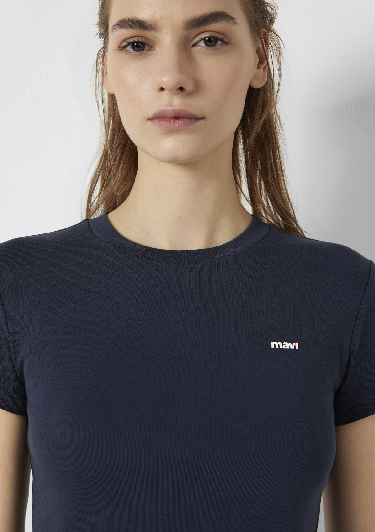 Mavi Logo Baskılı Lacivert Crop Tişört görsel 6