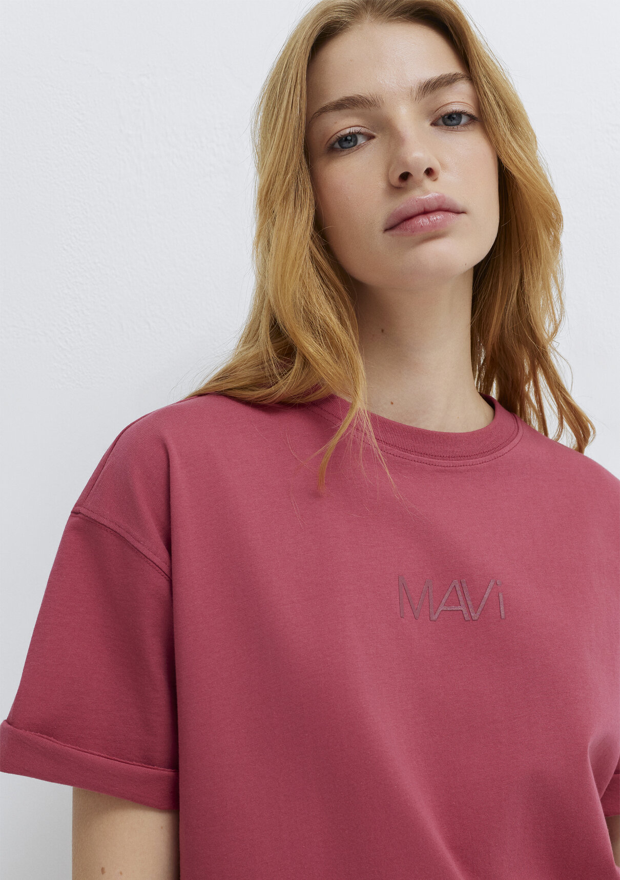 Mavi Logo Baskılı Pembe Tişört