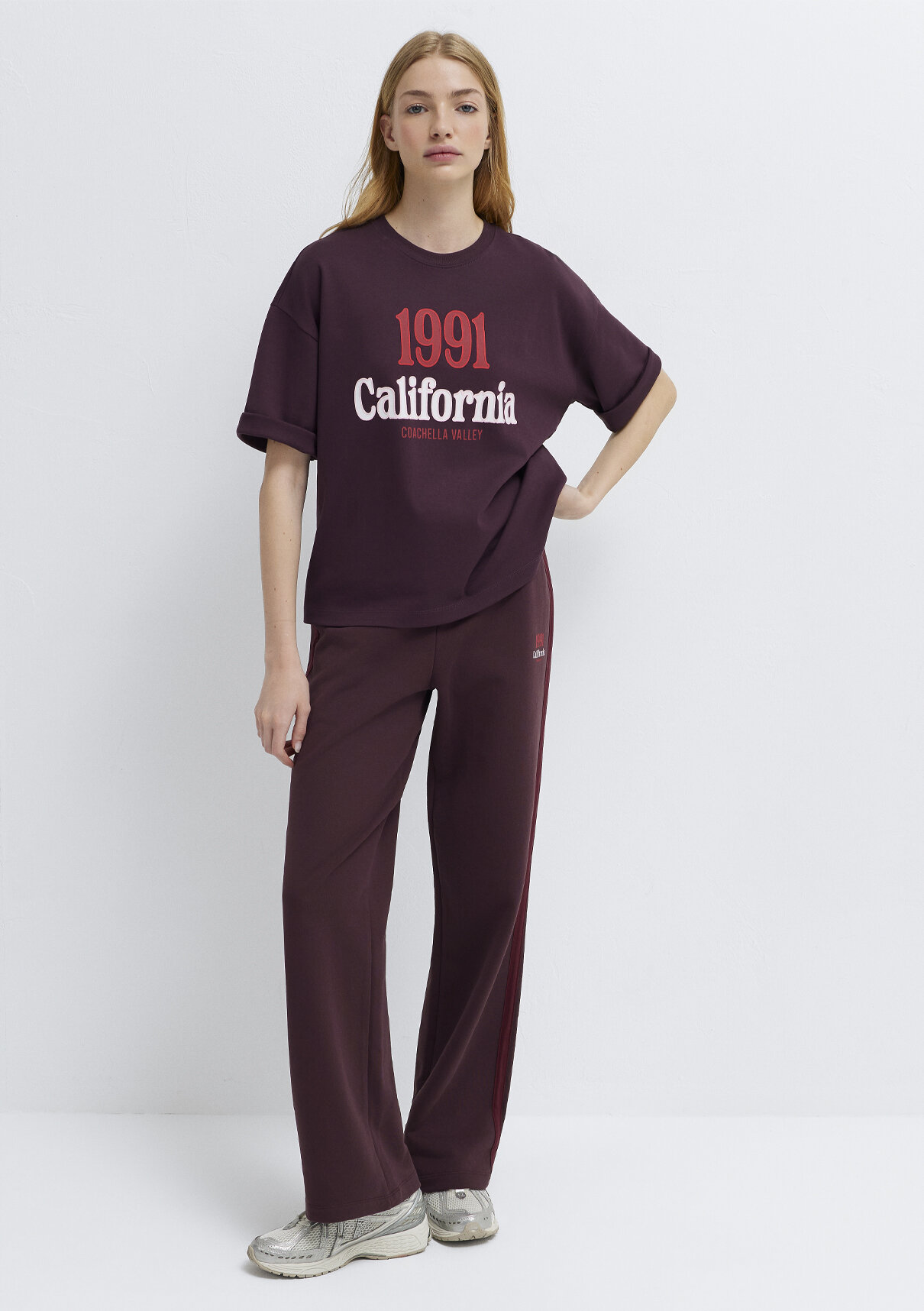 Mavi California Baskılı Bordo Tişört