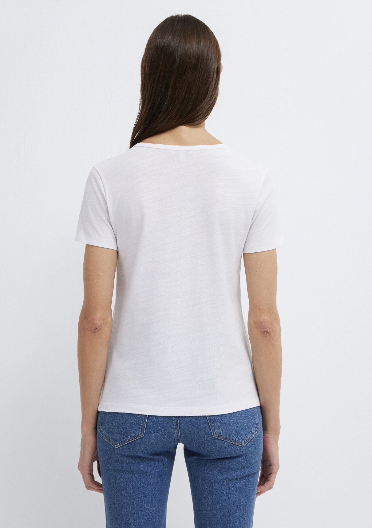 Mavi Yarı Düğmeli Mavi Jeans Beyaz Tişört görsel 5