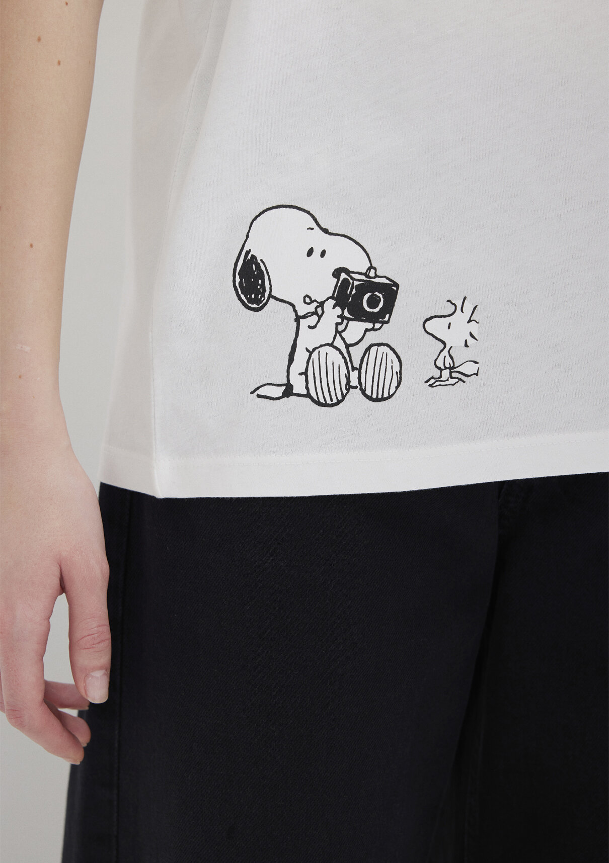 Mavi Snoopy Baskılı Ekru Tişört görsel 7