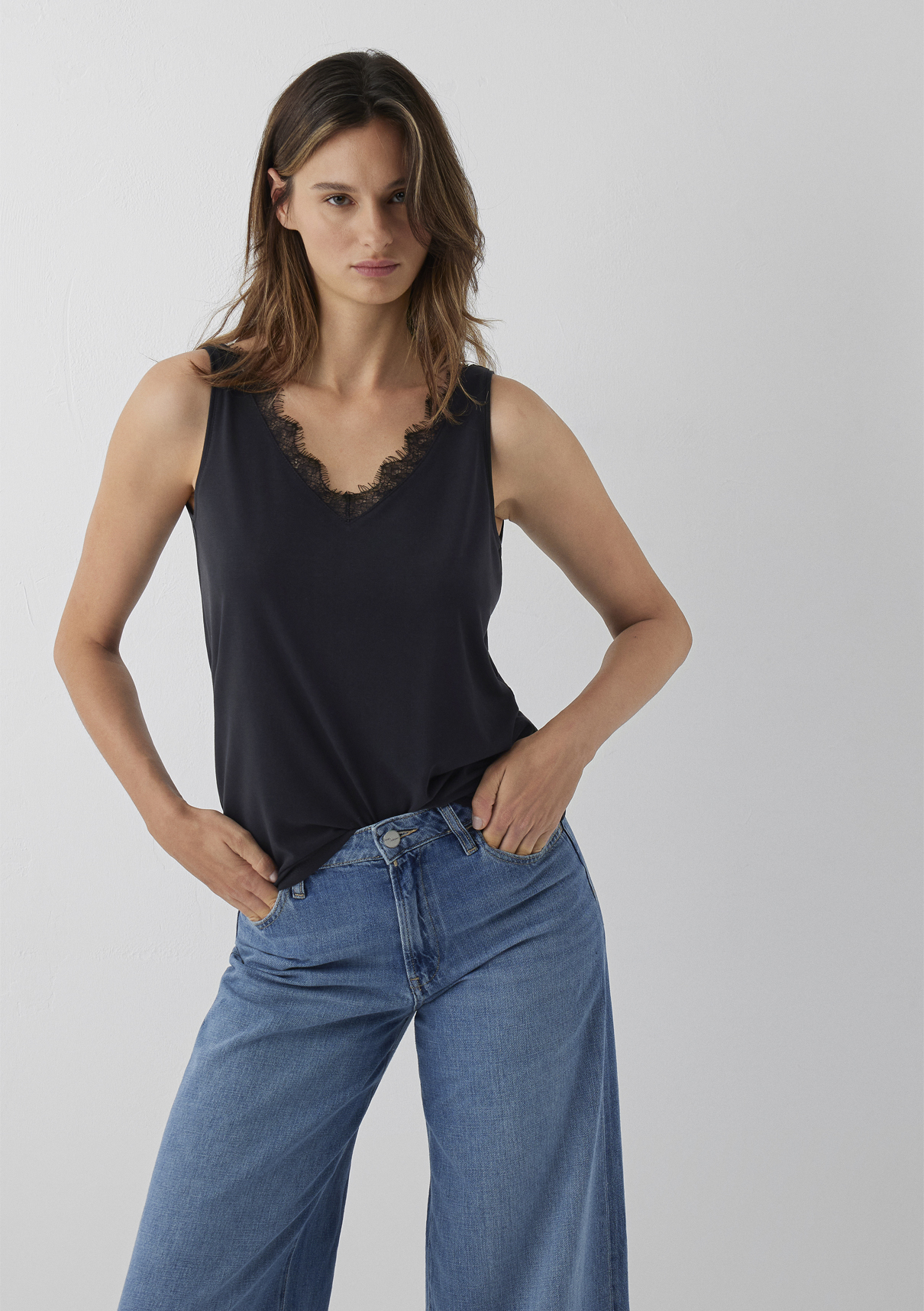 Mavi (Tencel™) Modal Karışımlı Dantelli Siyah Atlet