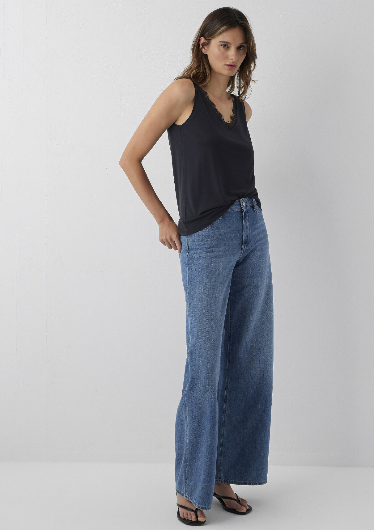 Mavi (Tencel™) Modal Karışımlı Dantelli Siyah Atlet görsel 2