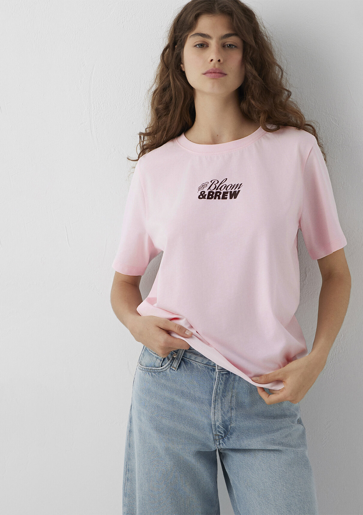 Mavi Slogan Baskılı Pembe Tişört