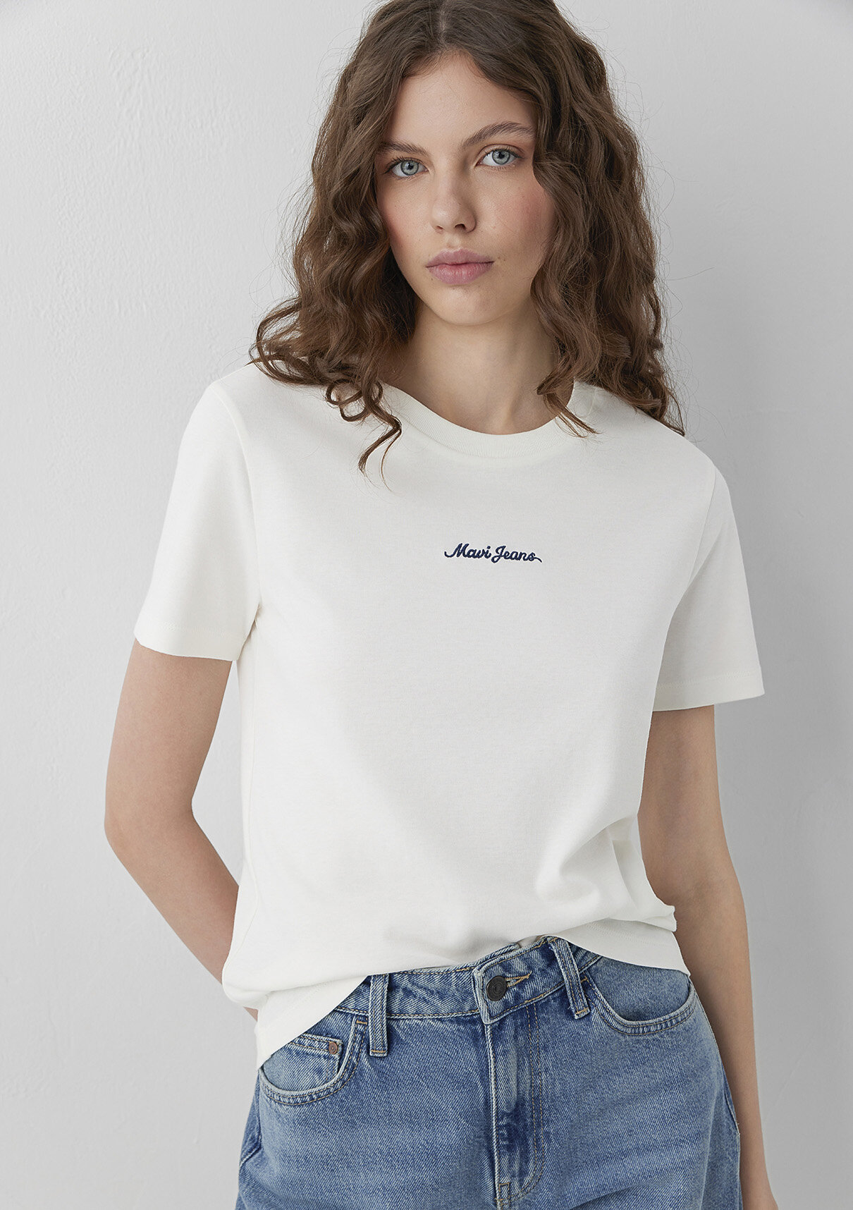 Mavi Jeans Nakışlı Ekru Tişört