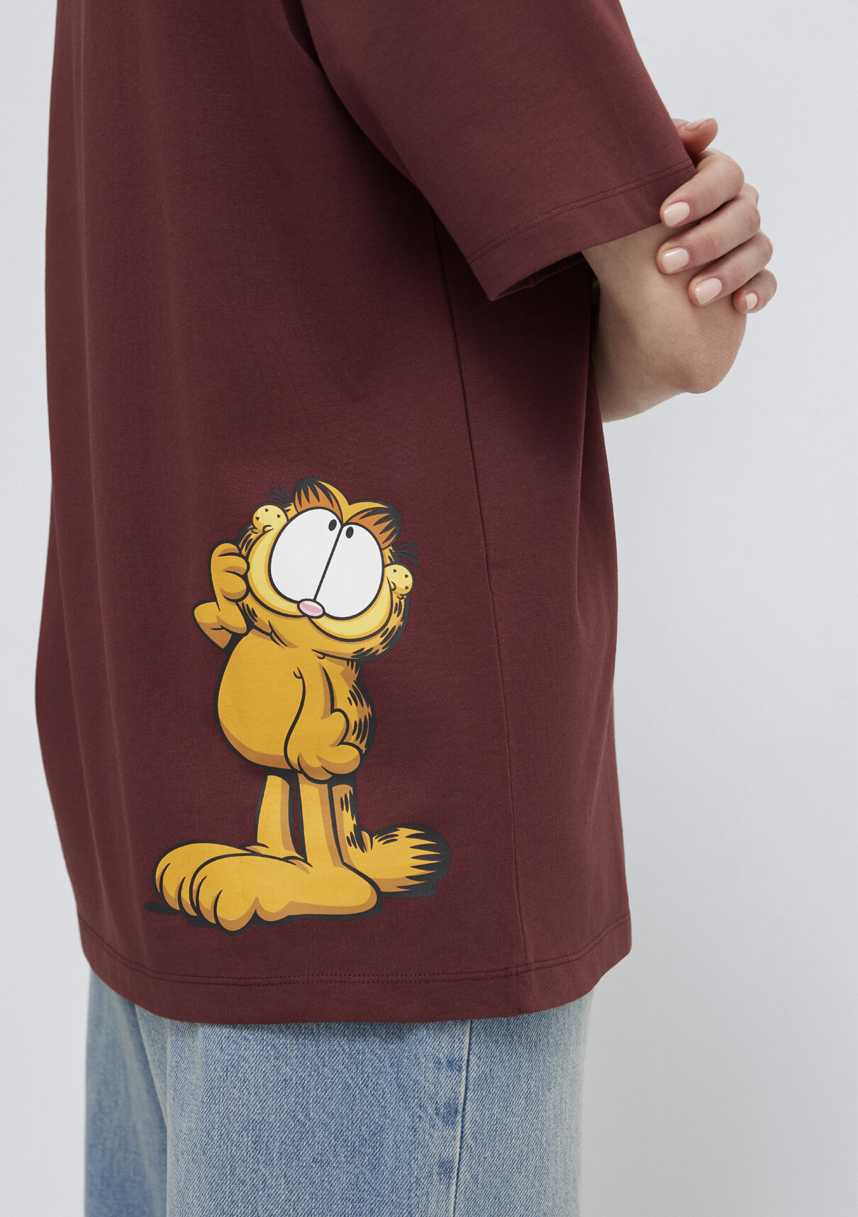 Mavi Garfield Basklı Bordo Tişört görsel 7