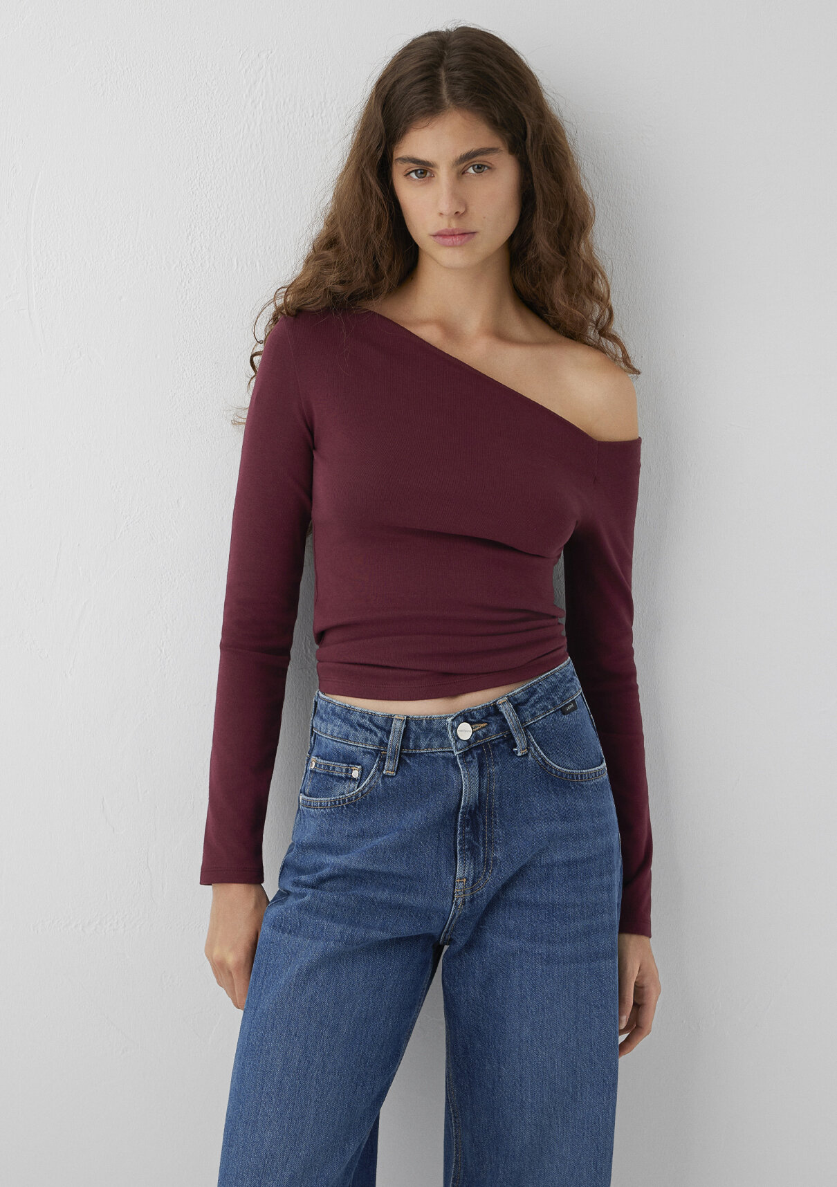 Mavi Omuz Detaylı Bordo Top
