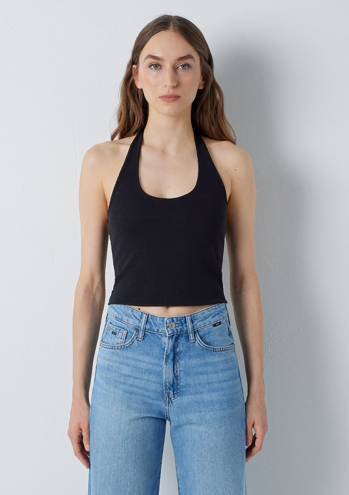 Mavi Halter Yaka Siyah Top görsel 4
